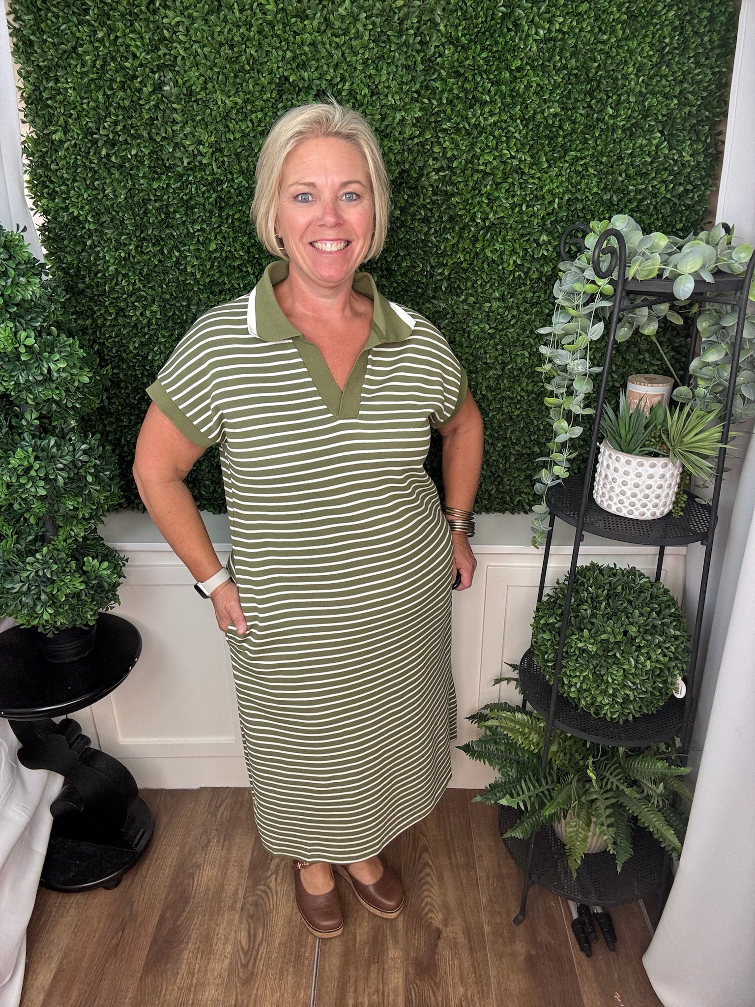 DROP SHORT SLEEVE KNIT STRIPED COLLARED MIDl DRESS WITH POCKETS - OLIVE