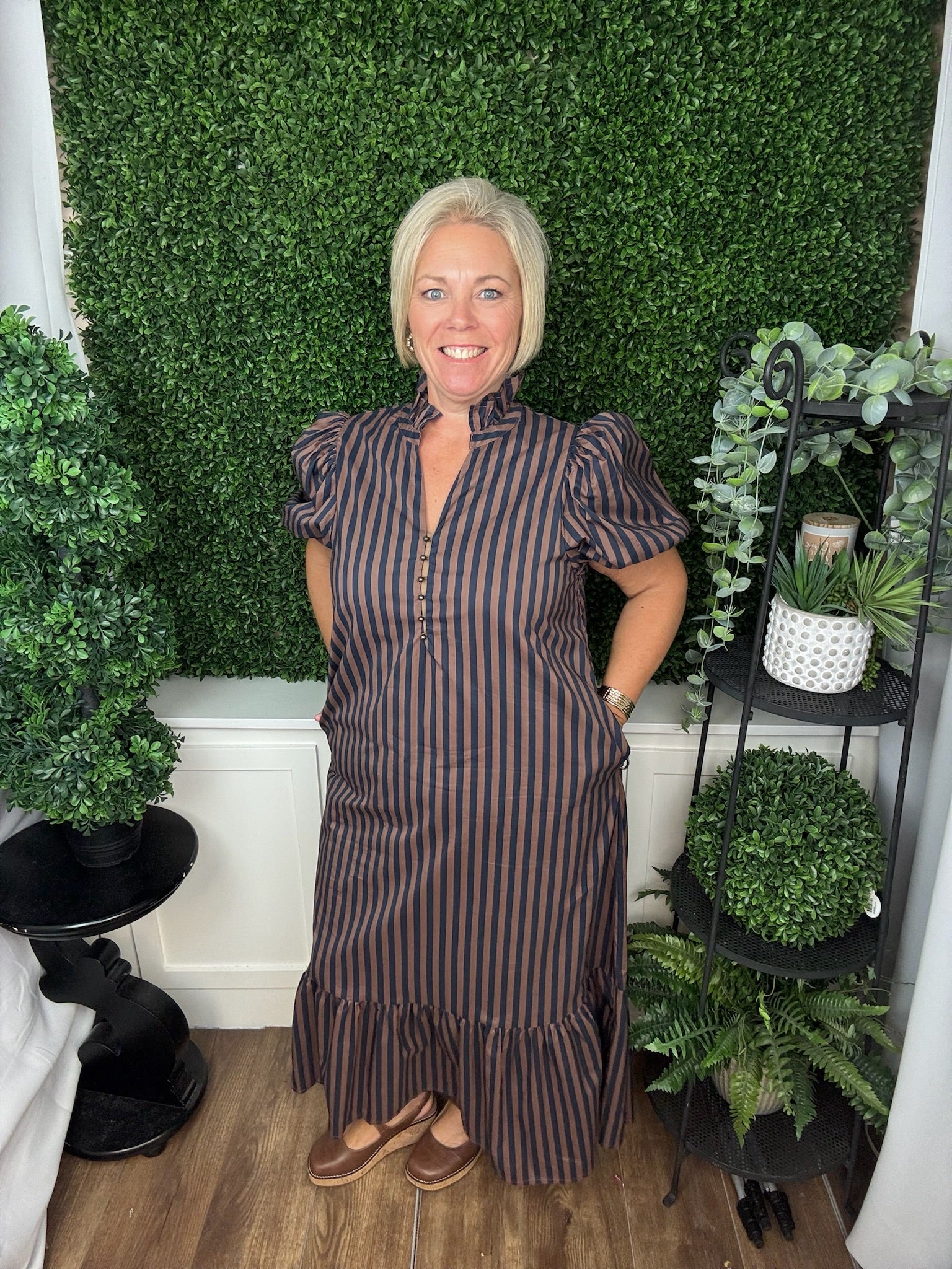 STRIPED PUFF SLEEVE DRESS - NAVY BROWN