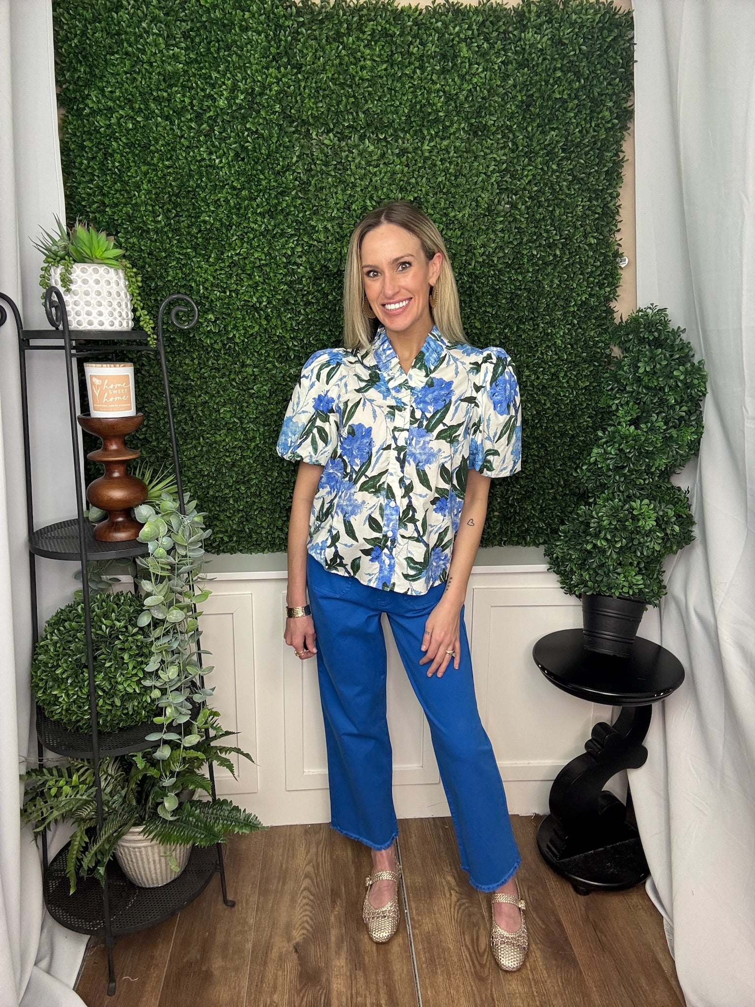 WIDE LEG CROP PANT W/PLEATED PATCH POCKET DETAIL - BLUE