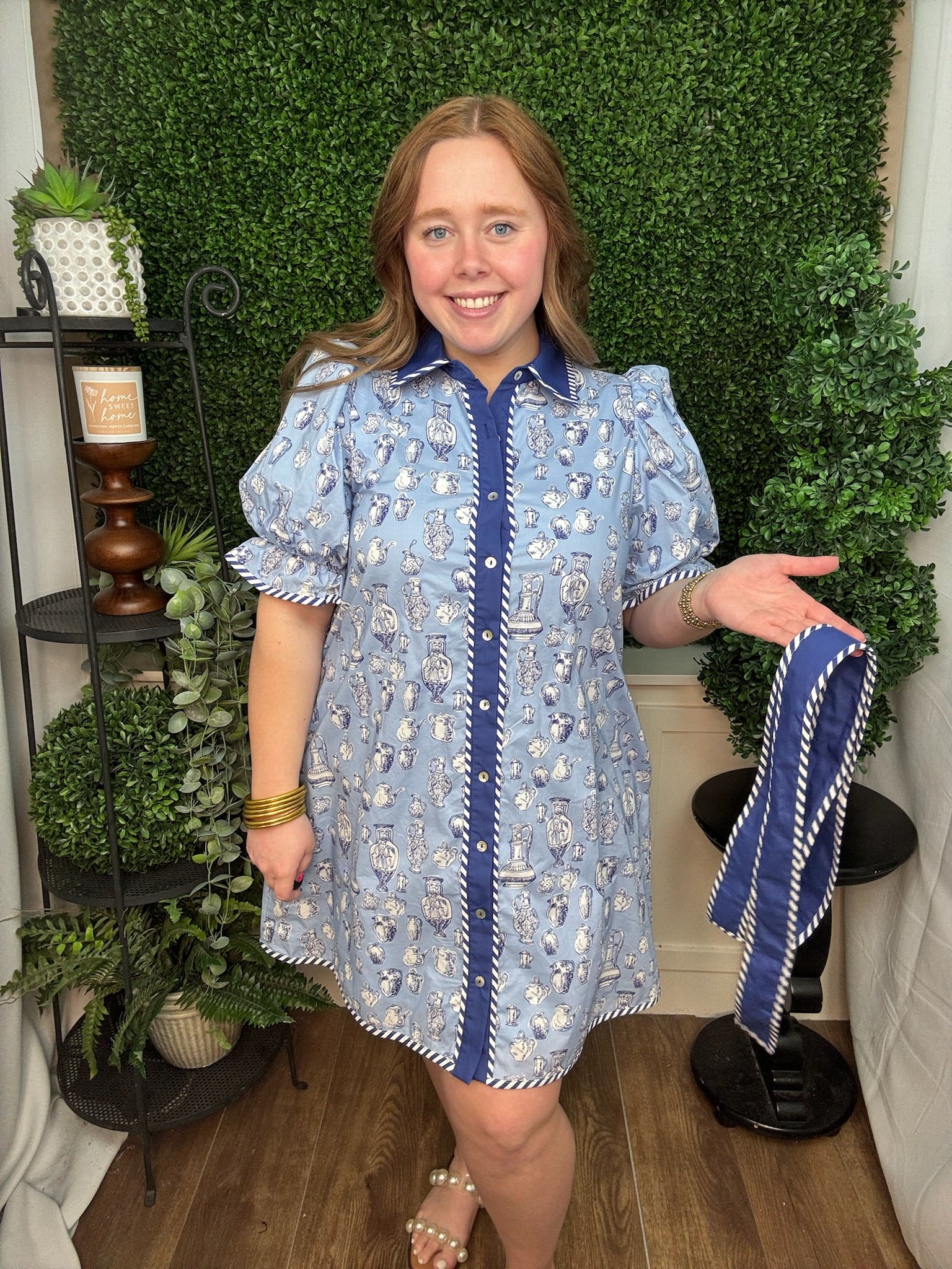 SHORT PUFF SLEEVE DRESS W/BLUE TRIM