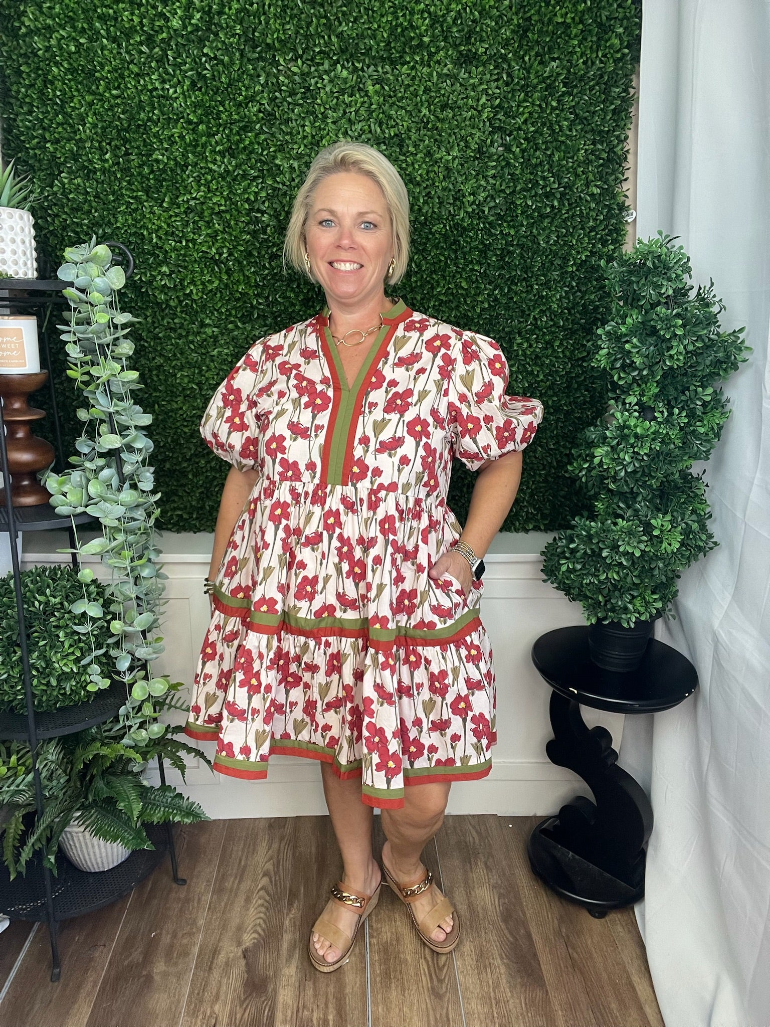 FLORAL PRINT SHORT BUBBLE SLEEVE PULLOVER TIERED MINI DRESS - RUST