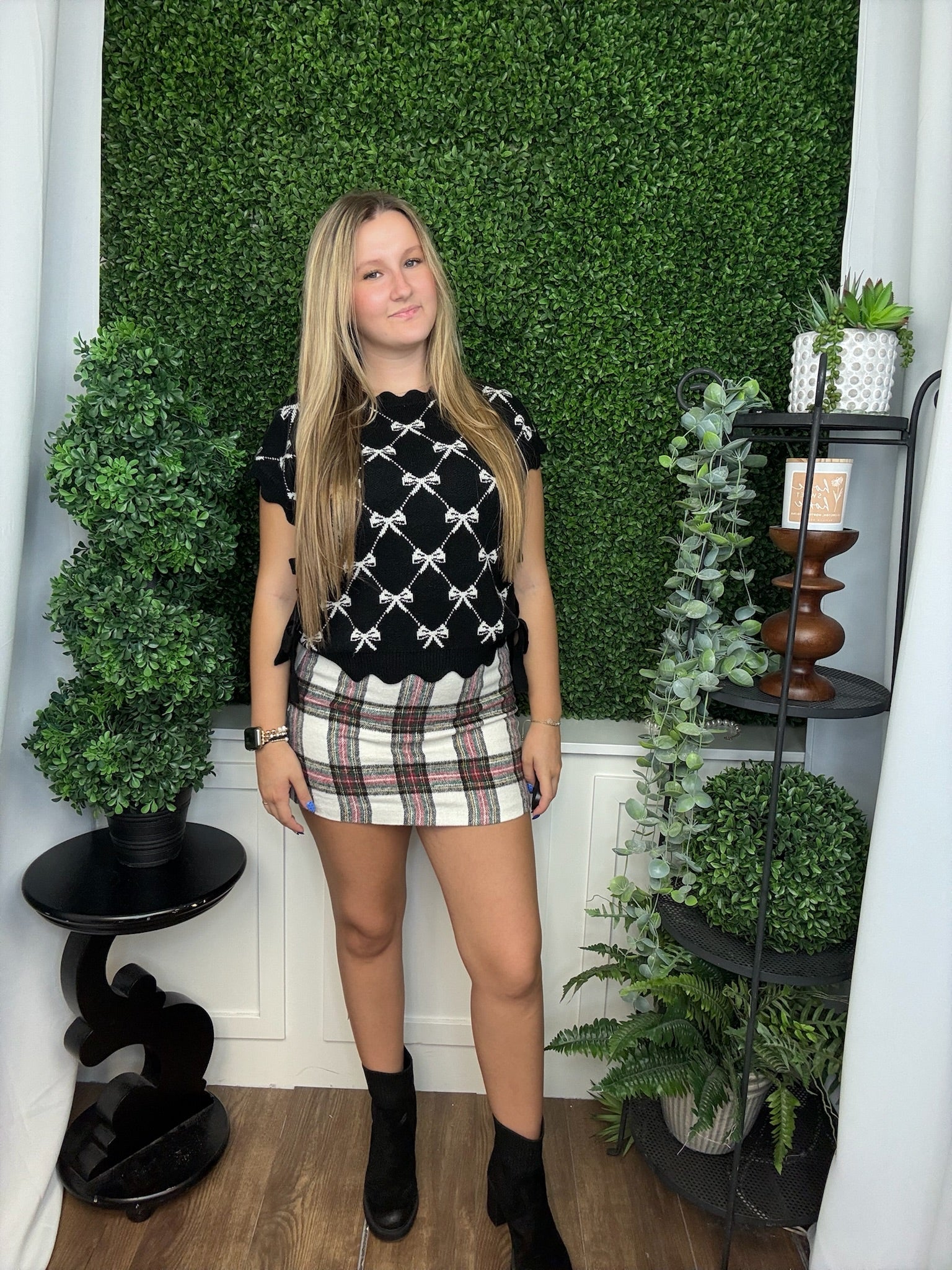 BOW PATTERN SS SIDE TIE KNIT TOP - BLACK