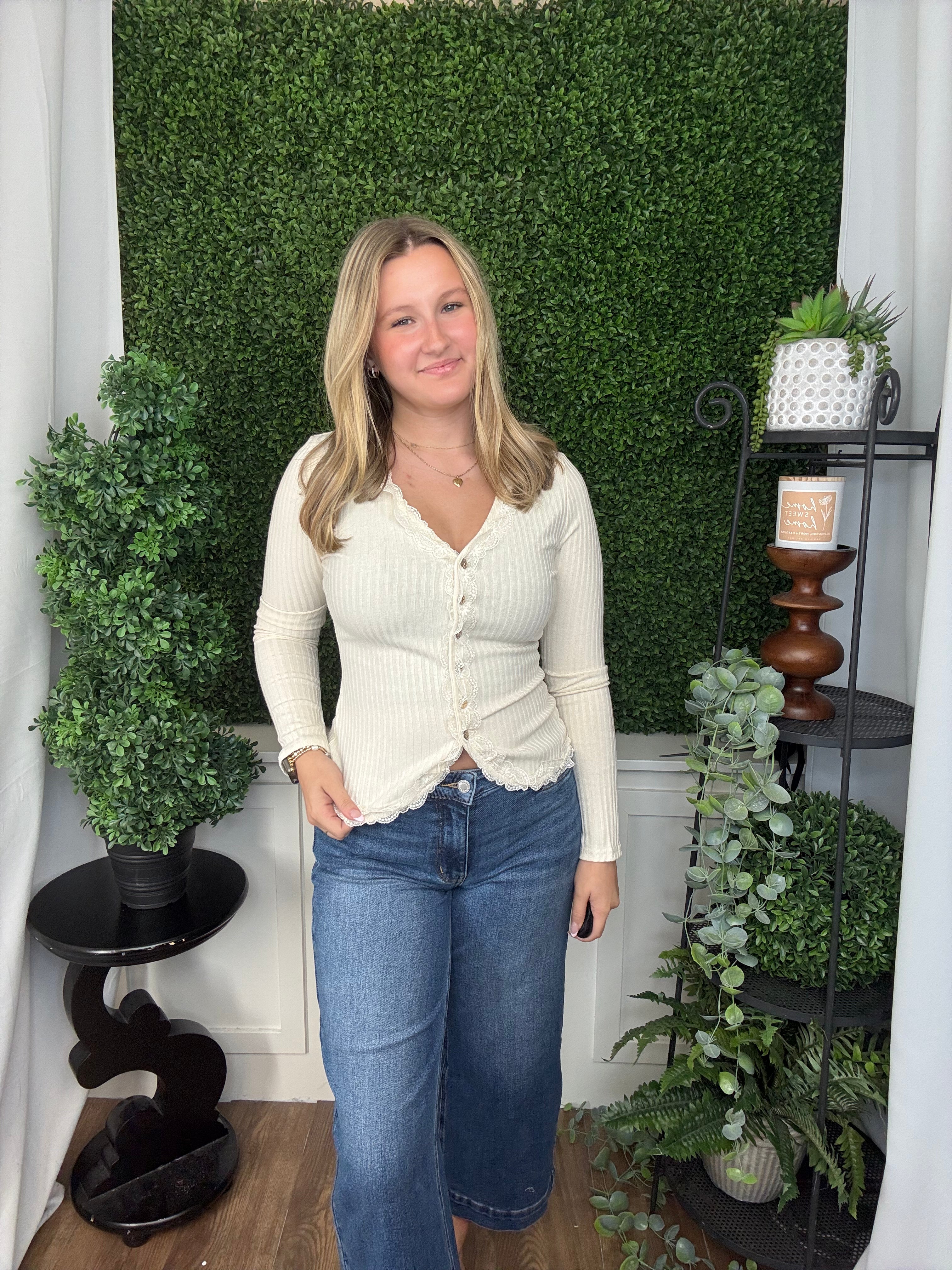 BUTTON DOWN LACE TRIM FITTED KNIT TOP - IVORY