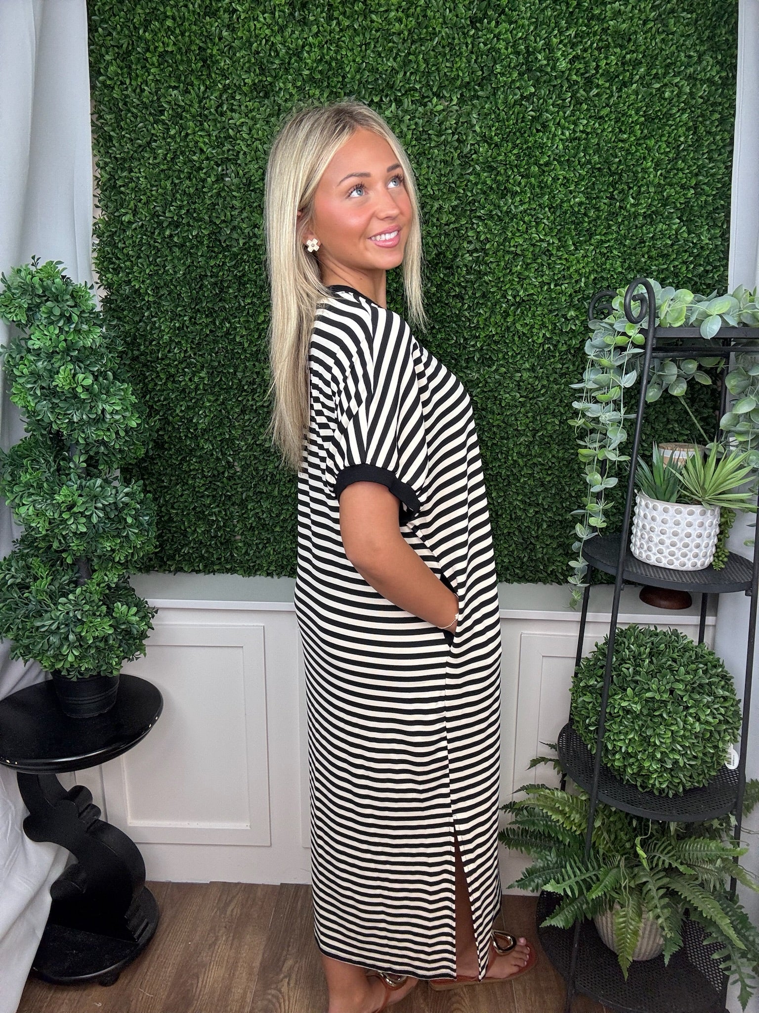 STRIPED MAXI DRESS - BLACK