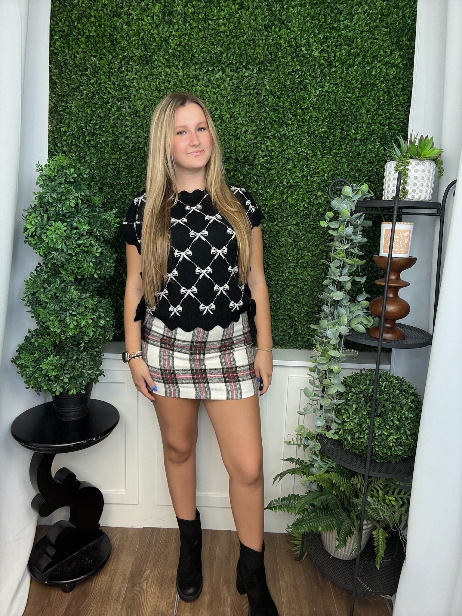 BOW PATTERN SS SIDE TIE KNIT TOP - BLACK