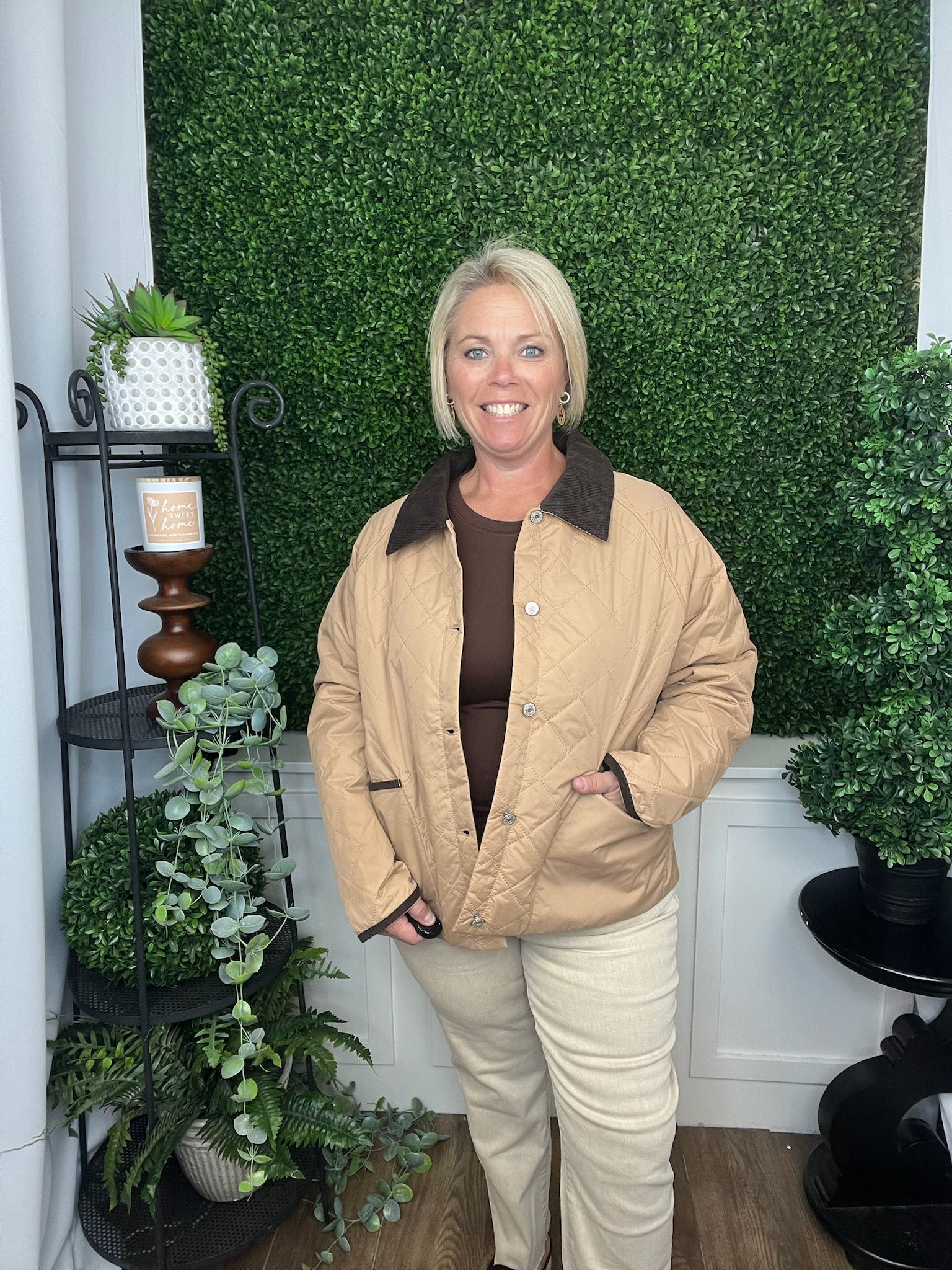 SOLID QUILTED JACKET W/CONTRAST COLLAR