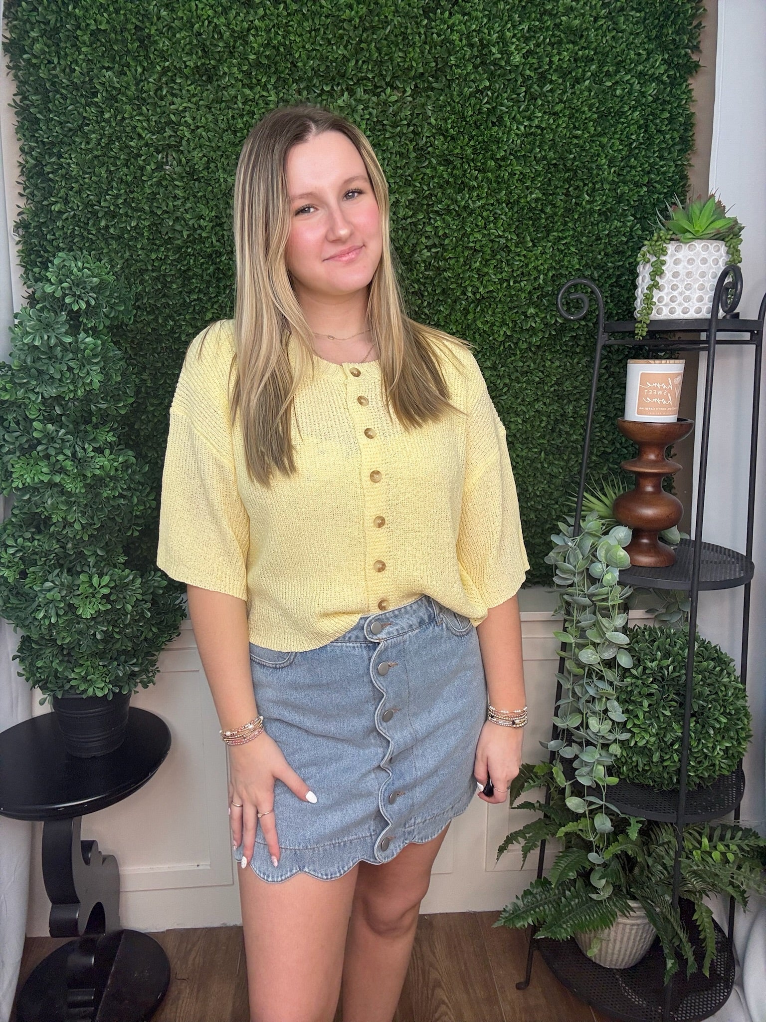 Scallop Edge Button-Front Denim Skirt