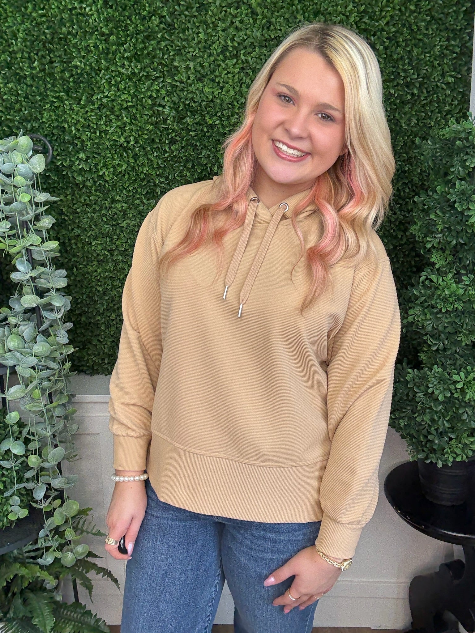 RIBBED HOODED PULLOVER - LATTE