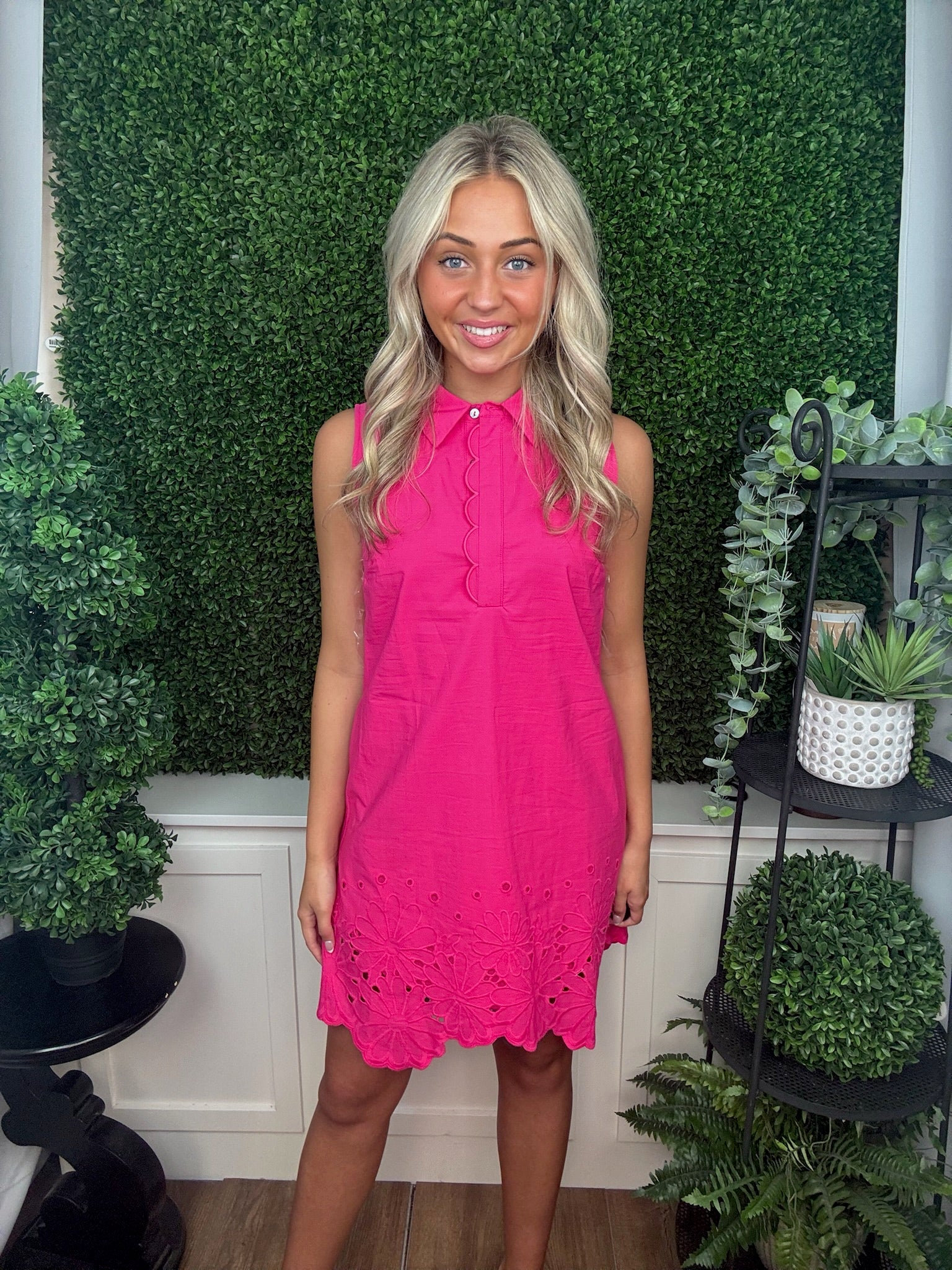 SOLID SCALLOP SLEEVELESS DRESS - HOT PINK