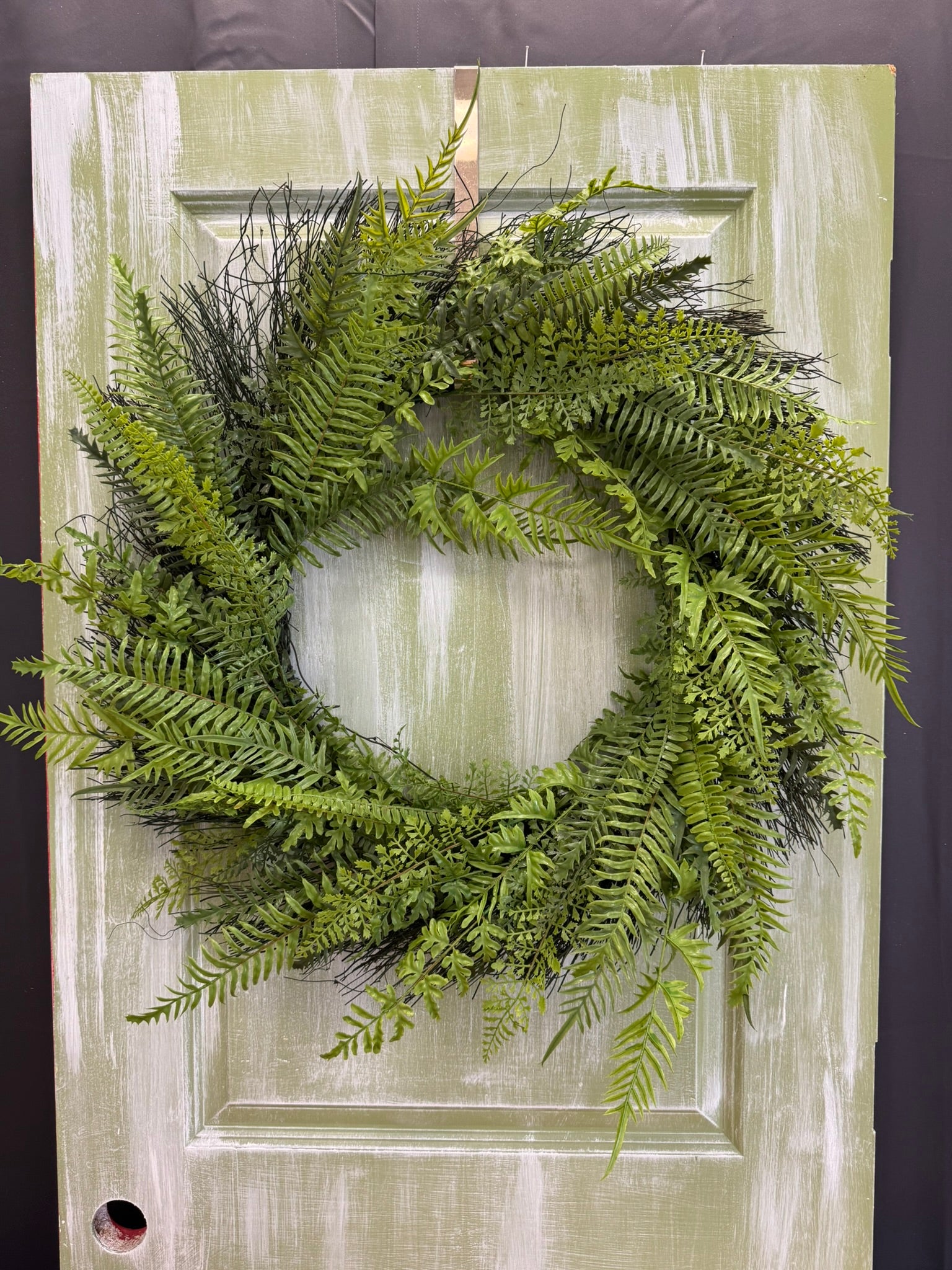 UV PRF NAT TOUCH FERN WREATH 36"