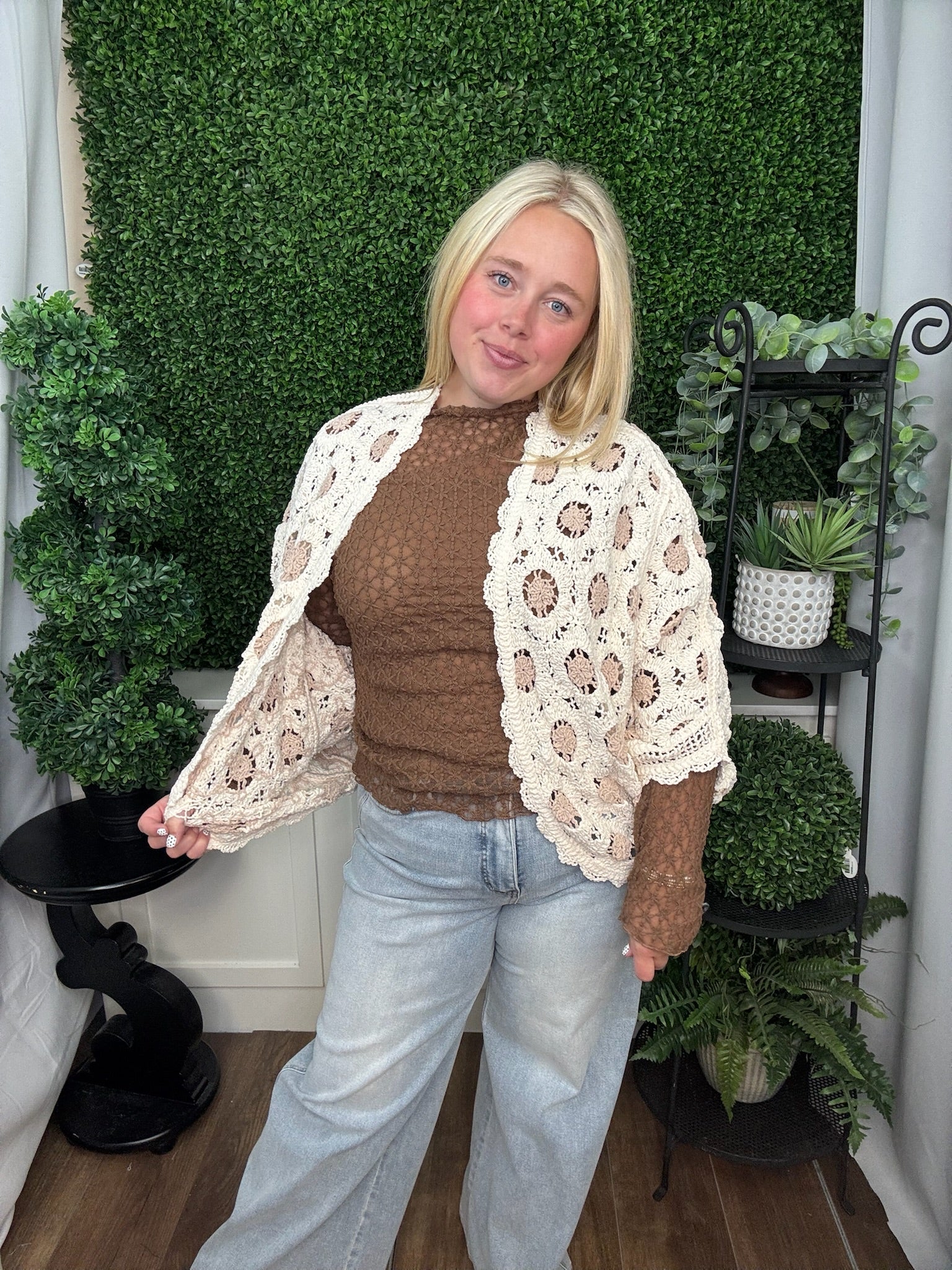 CHENILLE SILHOUETTE AND FLORAL RELAXED FIT CARDIGAN - CREAM/LATTE