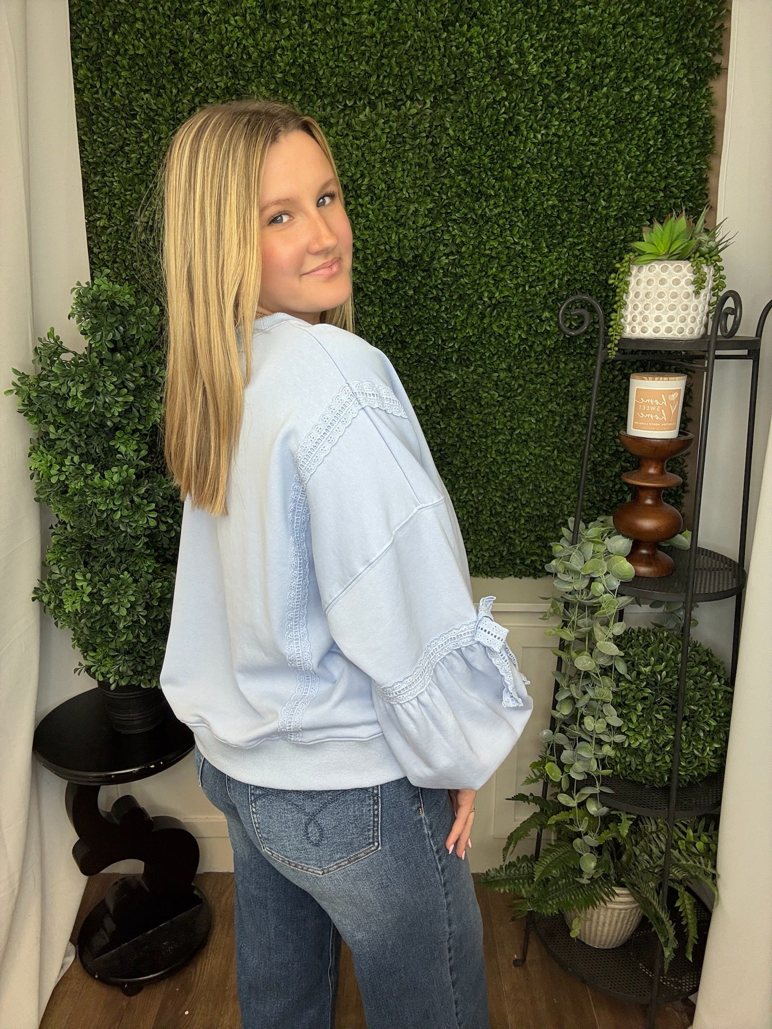 SCALLOP TRIM W/SLEEVE BOW DETAIL SWEATSHIRT - DUSTY BLUE