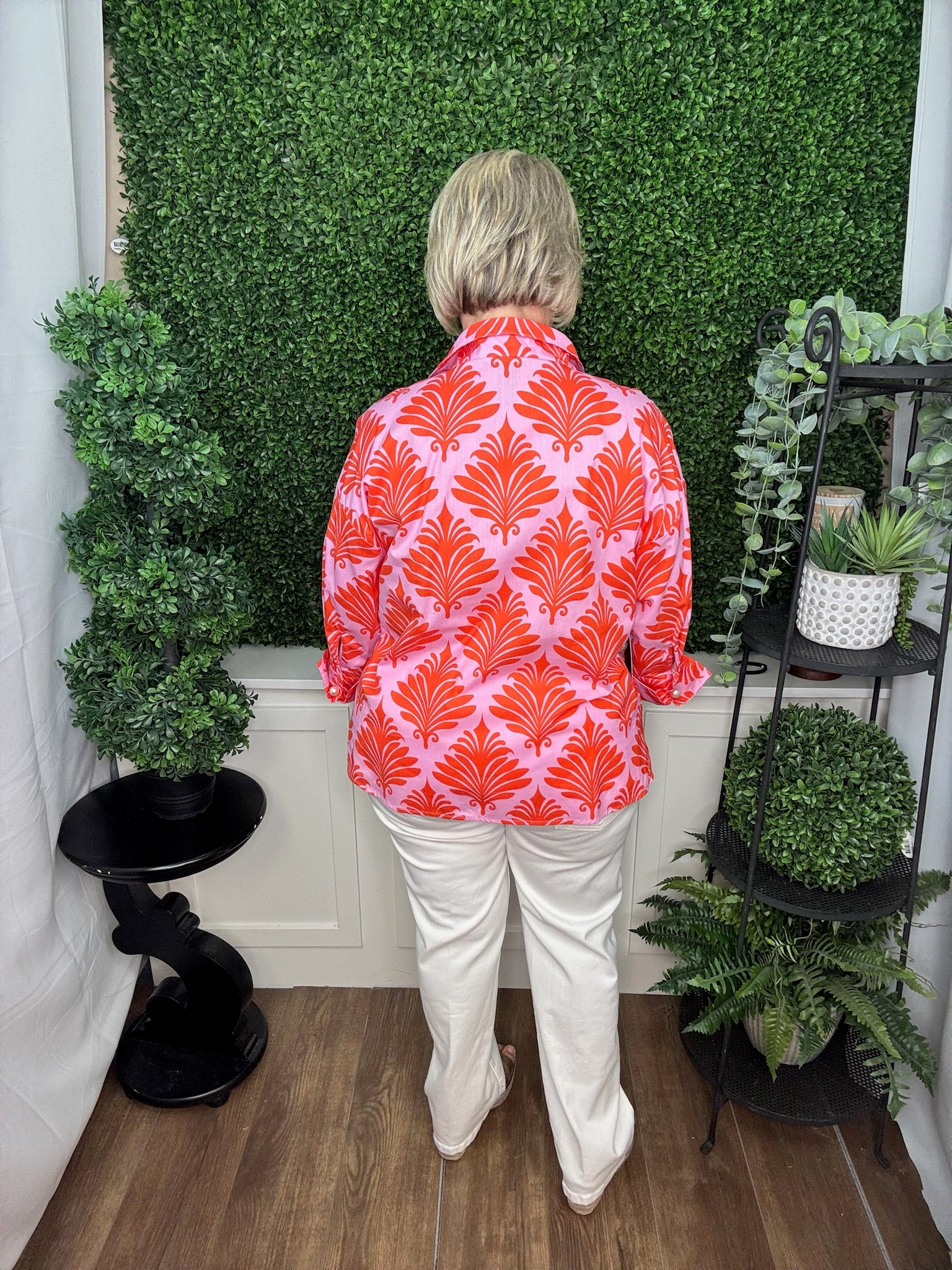WOVEN POPOVER W/PEARL BUTTON, 3/4 SLEEVE - CORAL PRINT