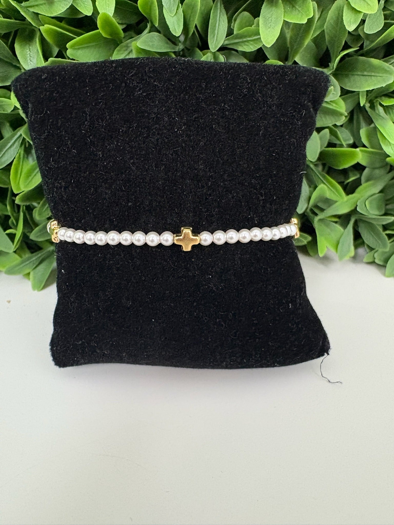 SIGNATURE CROSS SMALL PEARL PATTERN 3MM BEAD BRAC - GOLD