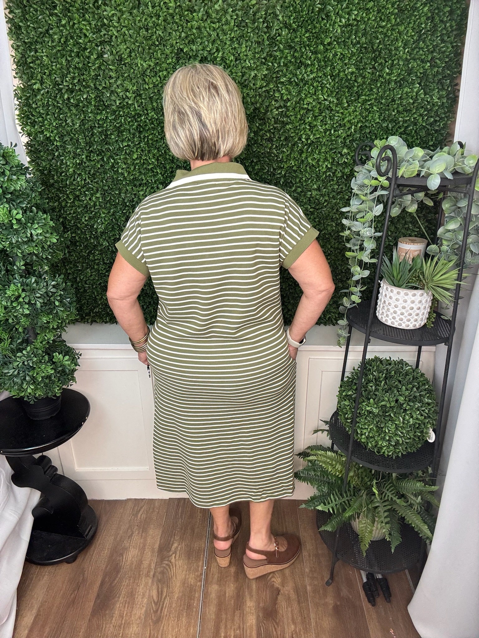 DROP SHORT SLEEVE KNIT STRIPED COLLARED MIDl DRESS WITH POCKETS - OLIVE