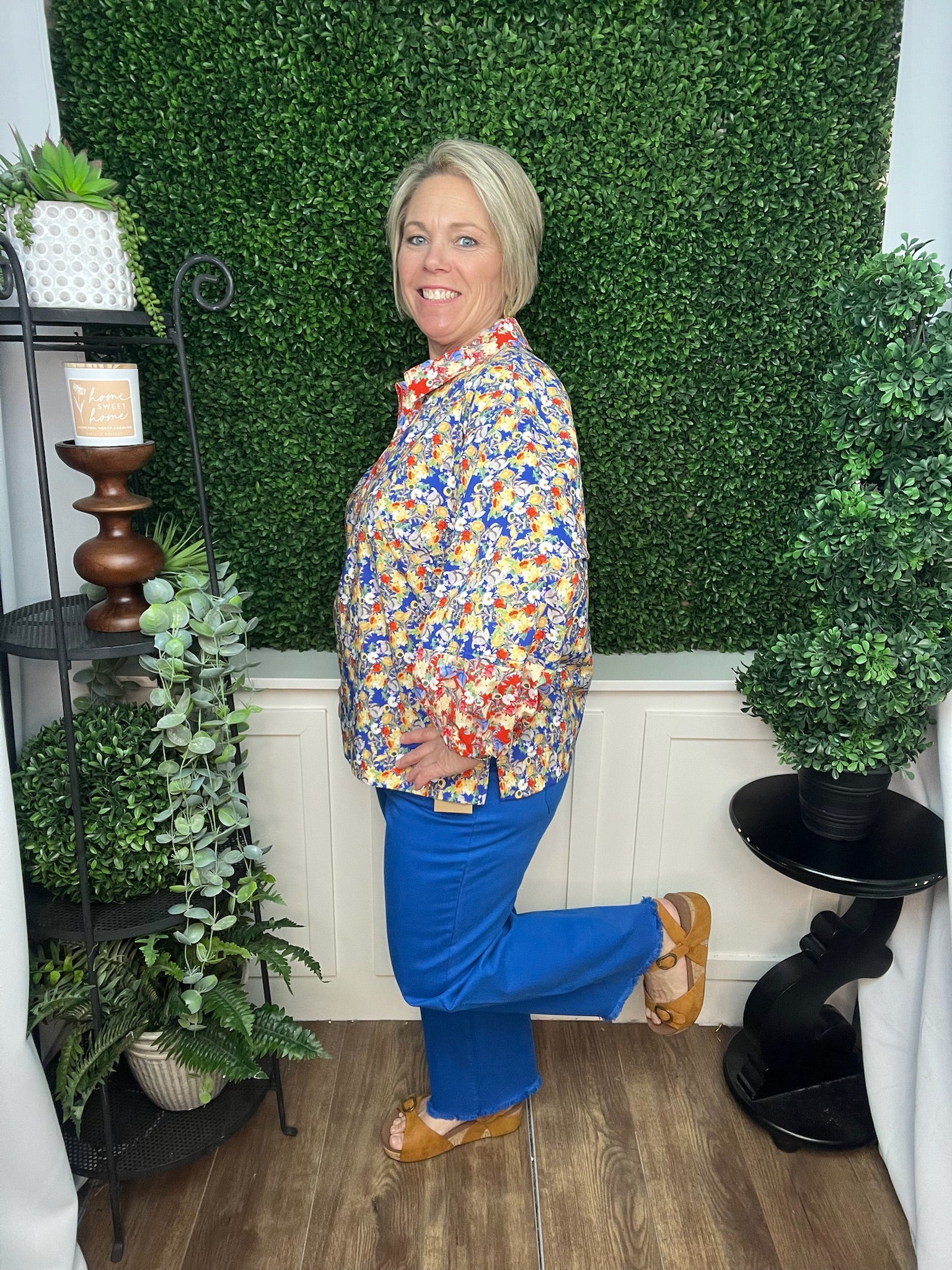 WIDE LEG CROP PANT W/PLEATED PATCH POCKET DETAIL - BLUE