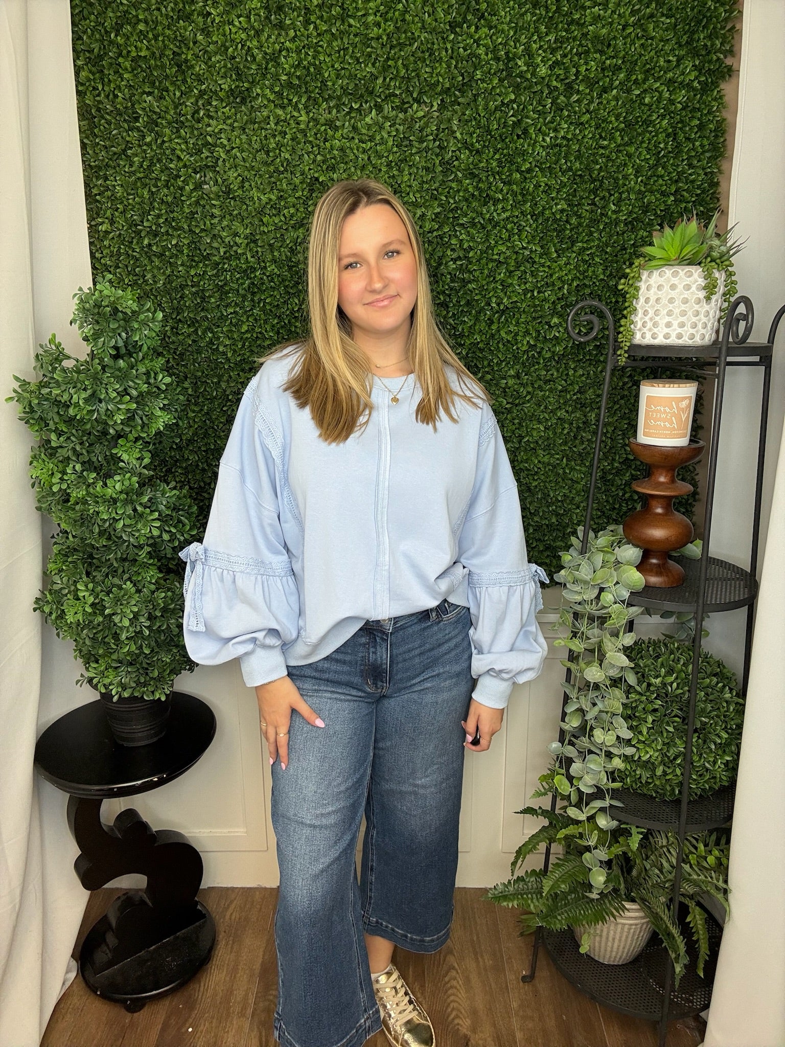 SCALLOP TRIM W/SLEEVE BOW DETAIL SWEATSHIRT - DUSTY BLUE