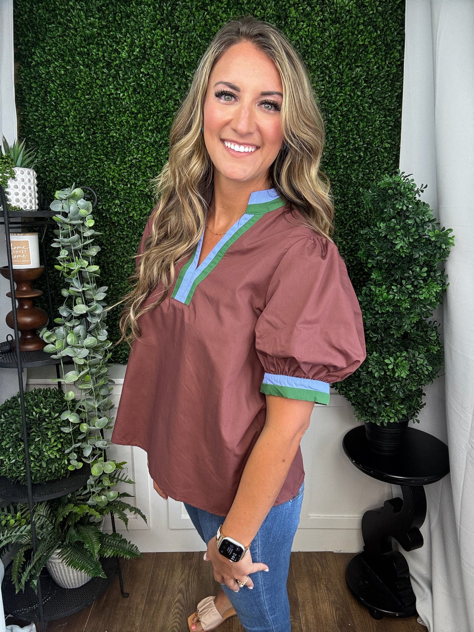 SOLID SHORT BUBBLE SLEEVE TOP - CHOCOLATE