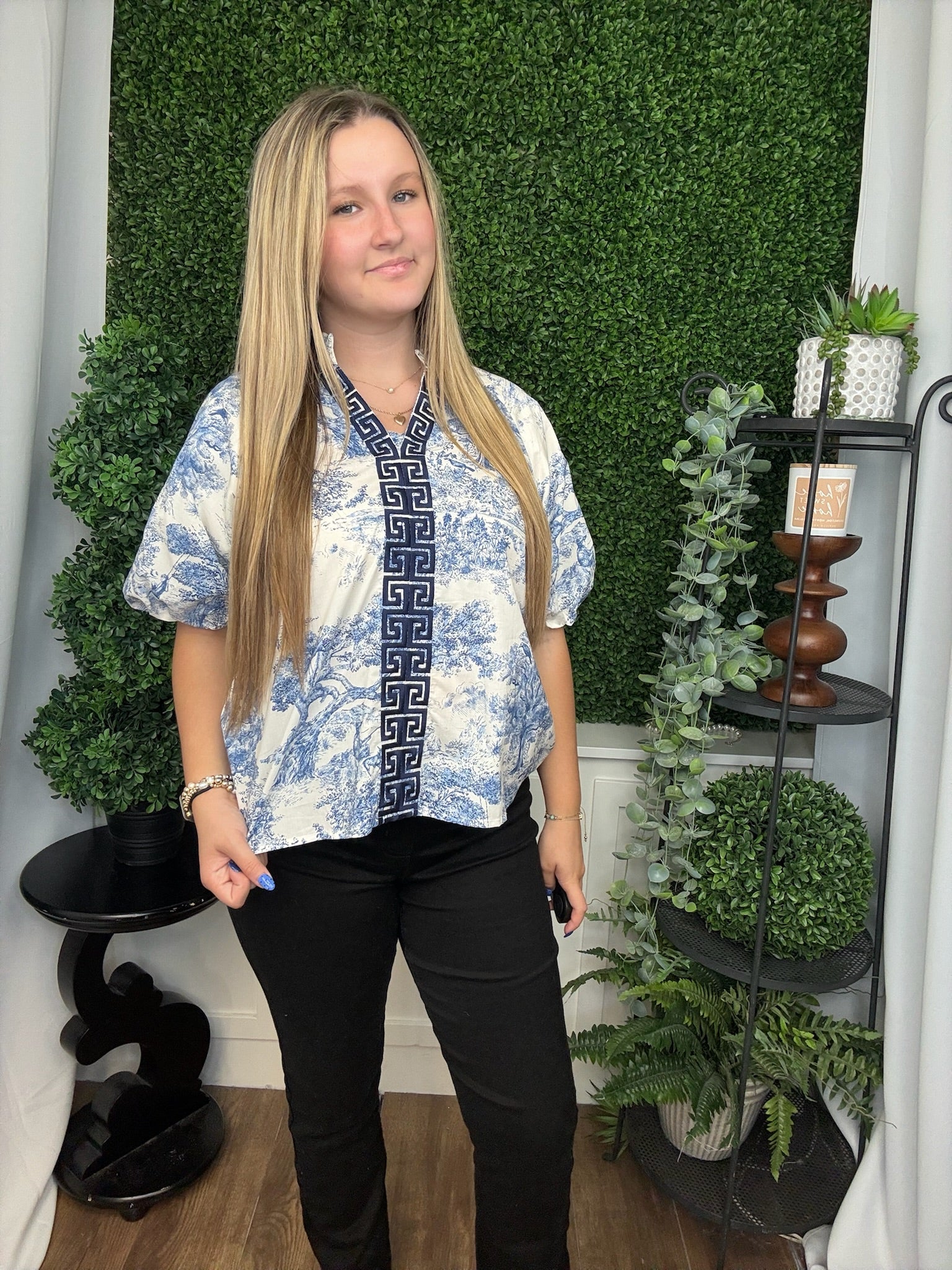 TOILE PRINT SHORT PUFF SLEEVE TOP - NAVY