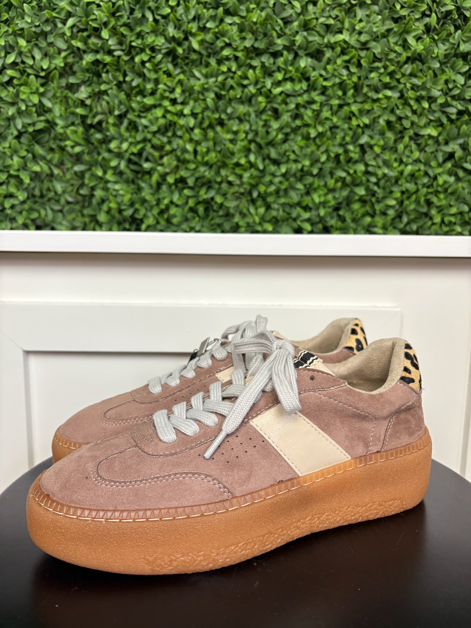 STACEY SNEAKER TAUPE SUEDE
