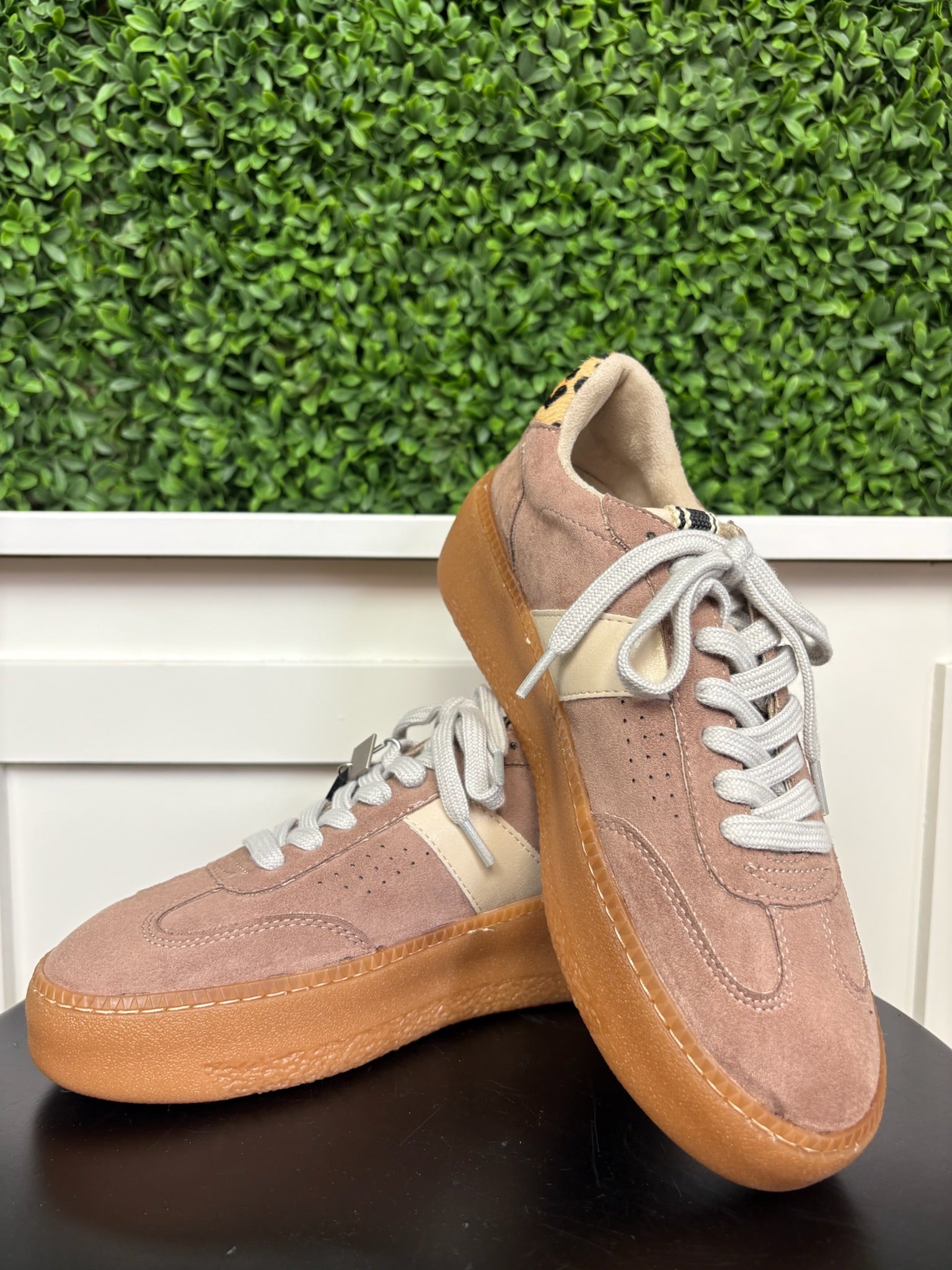 STACEY SNEAKER TAUPE SUEDE