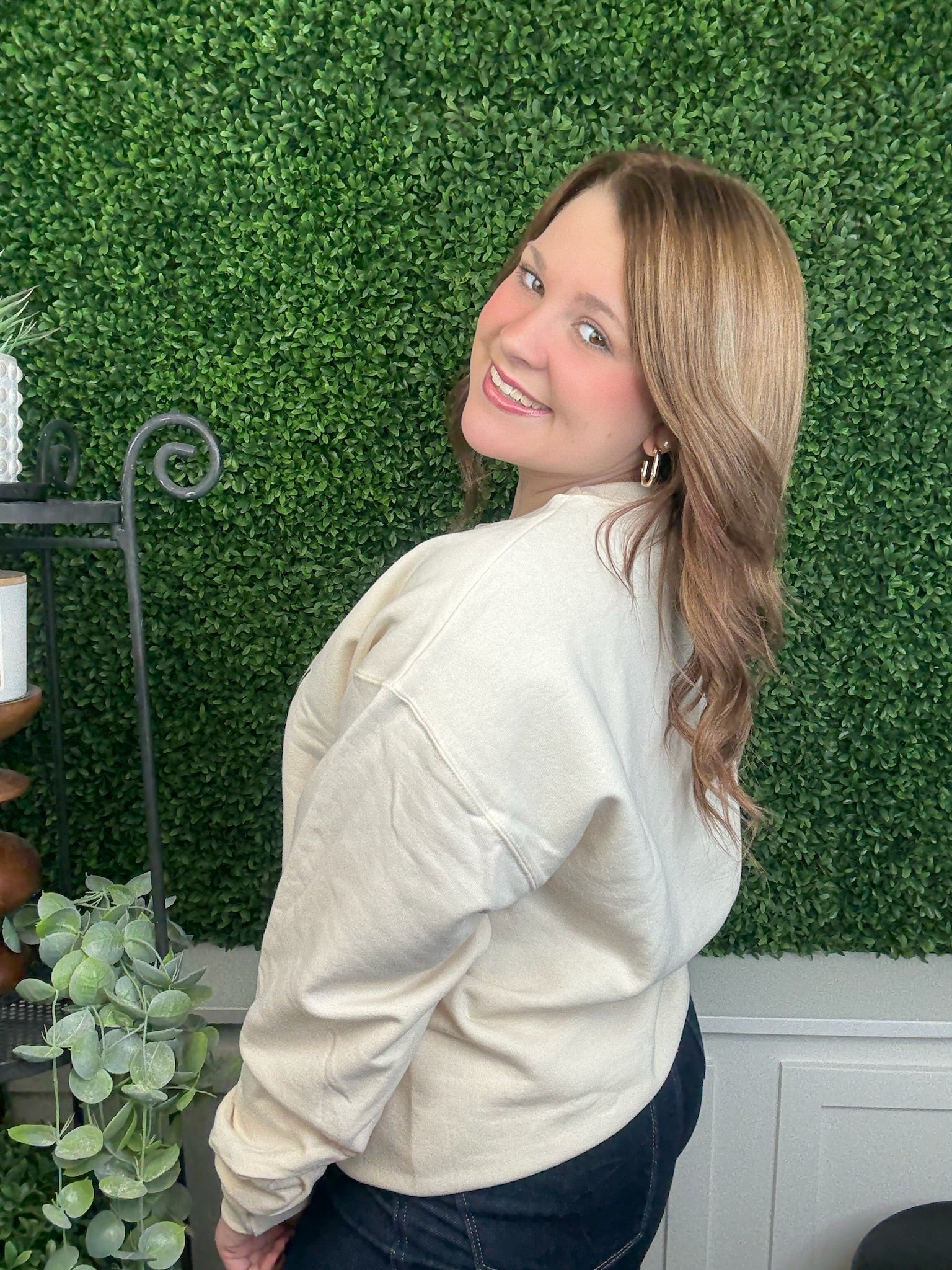 TRUE STORY CREWNECK SWEATSHIRT - SWEET CREAM