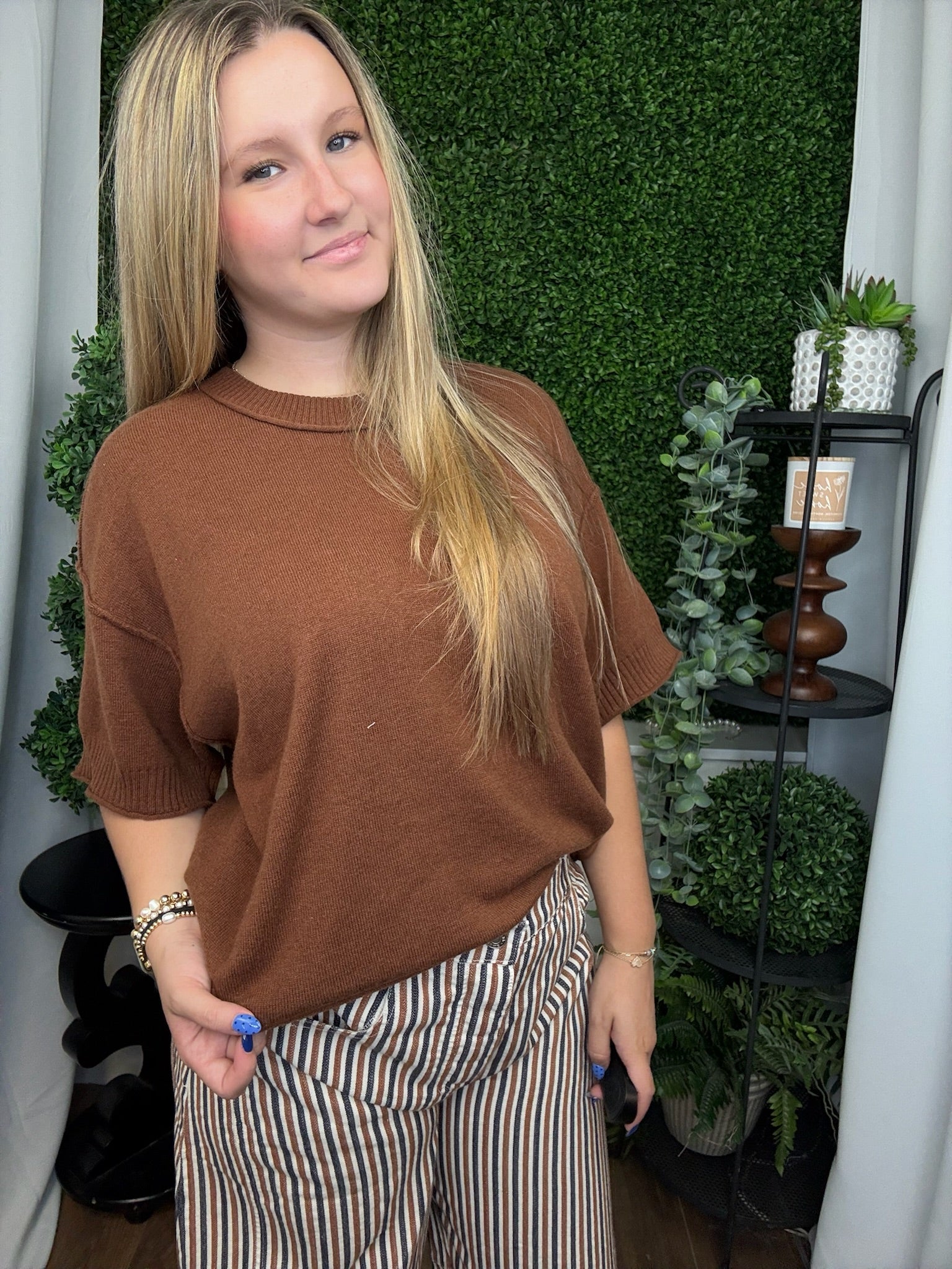 RAW EDGE ACCENT COMFY SWEATER TOP - BROWN