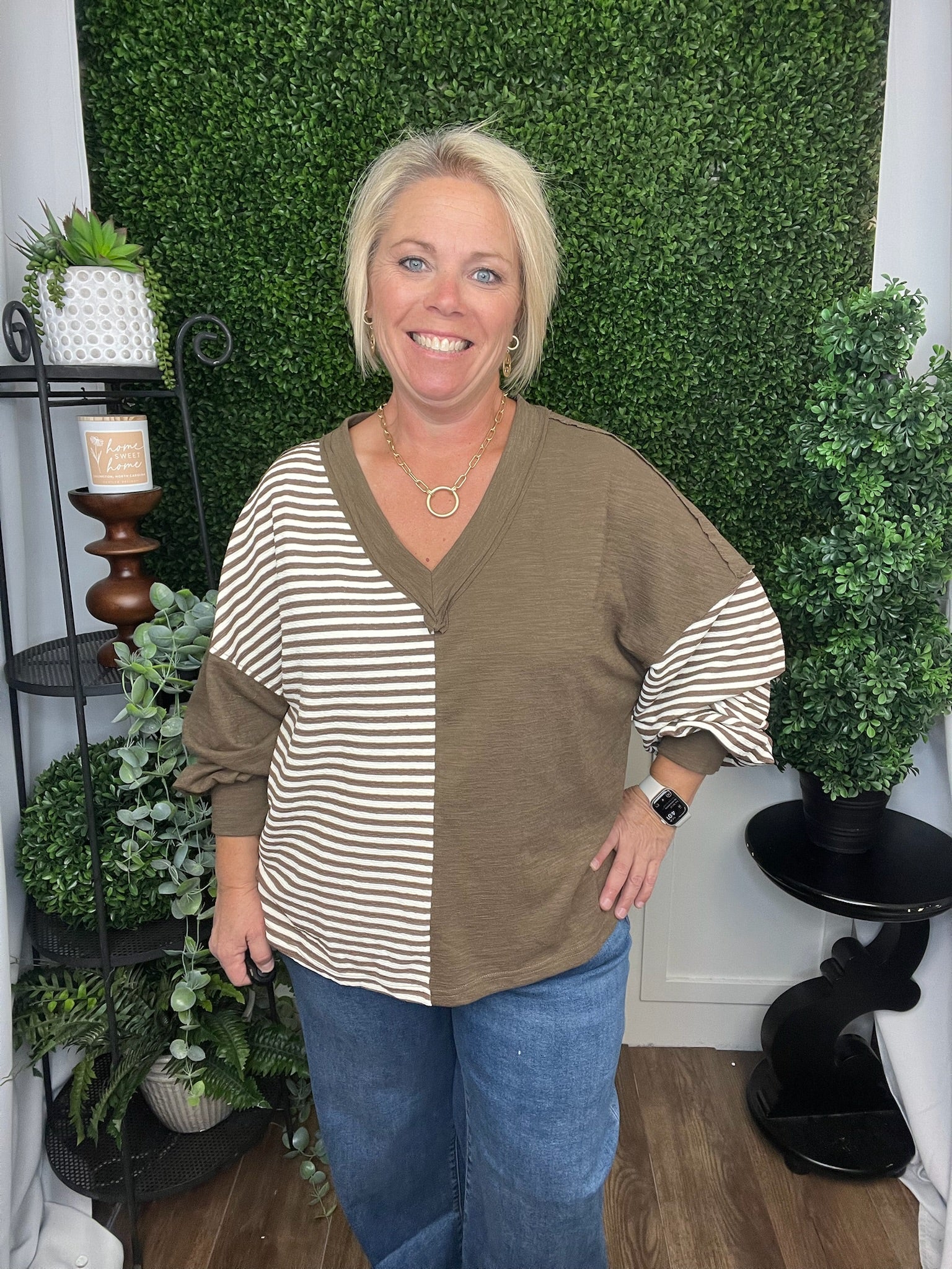 SLUB KNIT W/STRIPE COMBO VNECK TOP - MOCHA