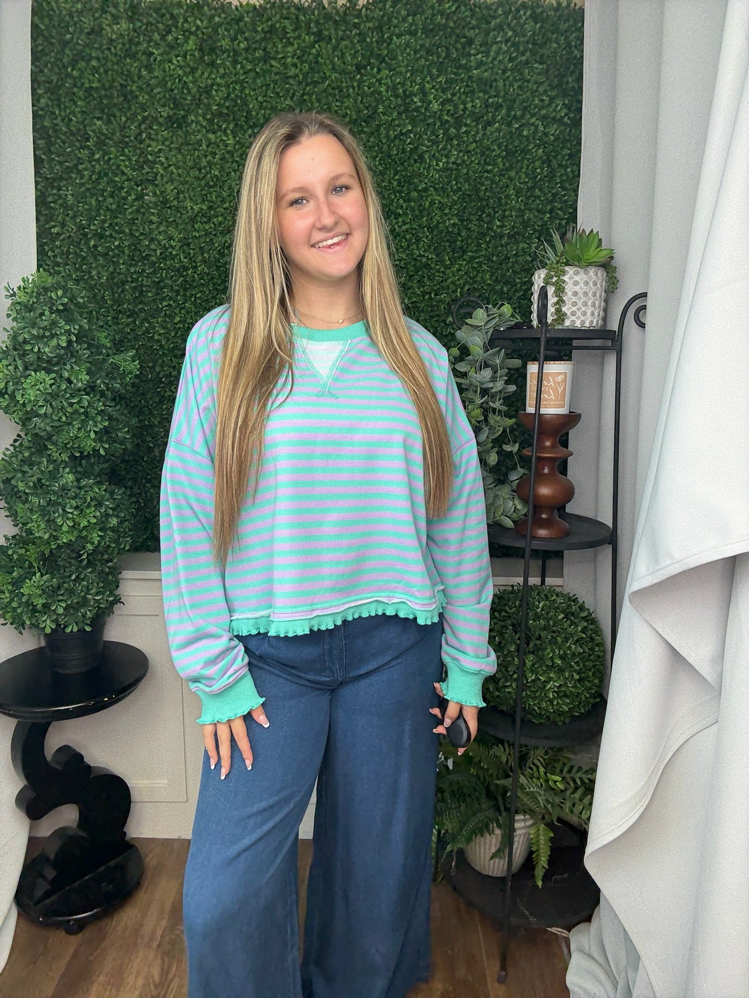 STRIPED LETTUCE MARROW DETAIL CROP SWEATSHIRT - JADE/PURPLE