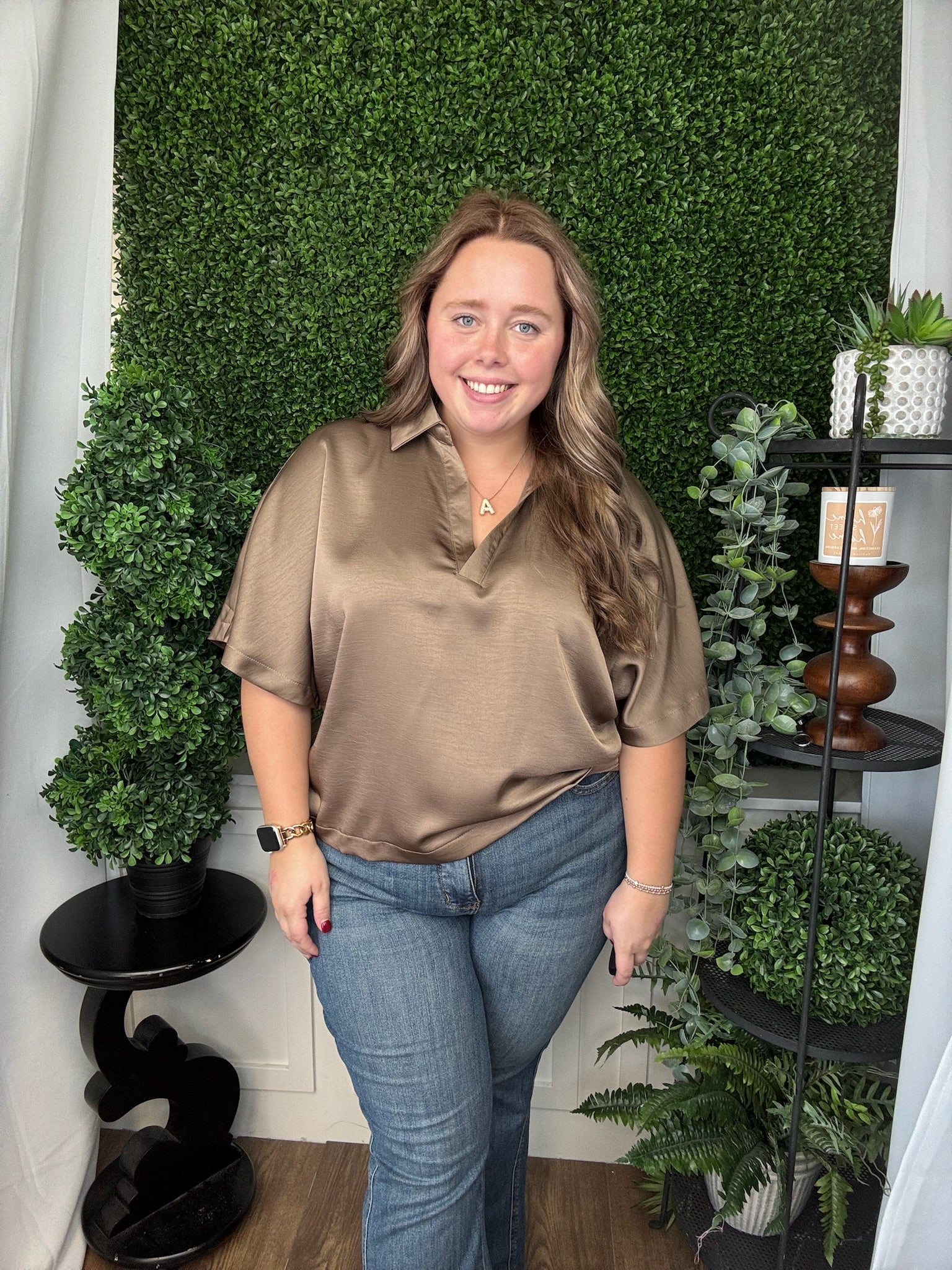 COLLAR V-NECK OVERSIZED TOP