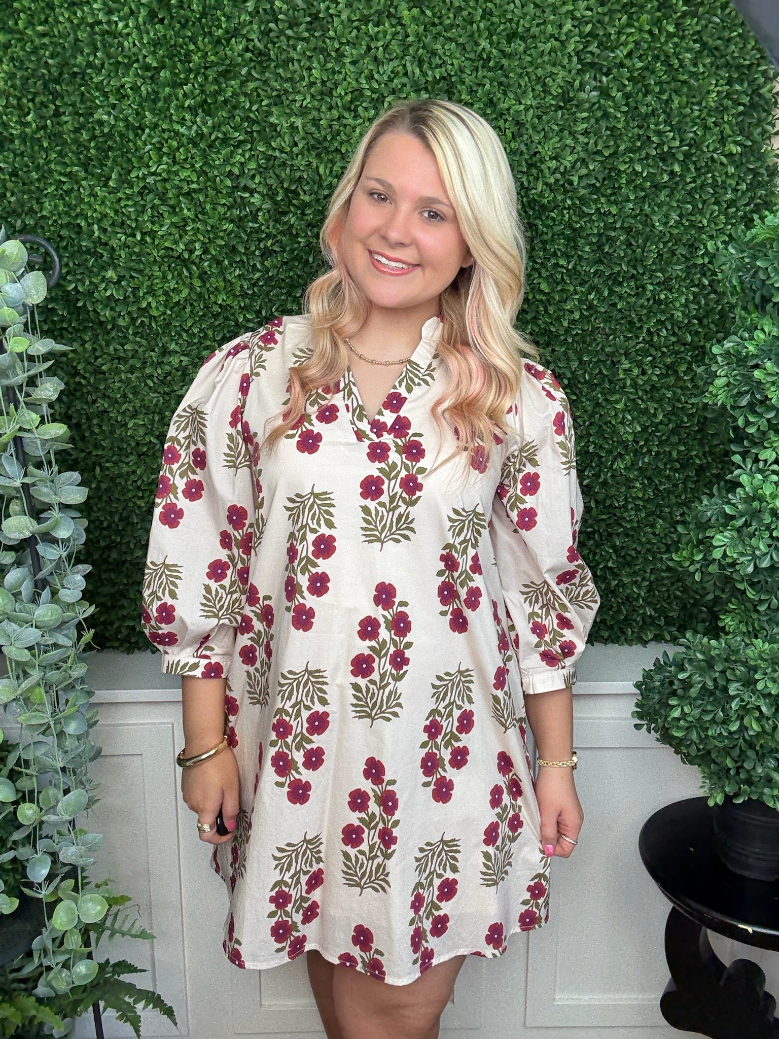 3/4 LENGTH DRESS W/ FLOWERS - RED ECRU