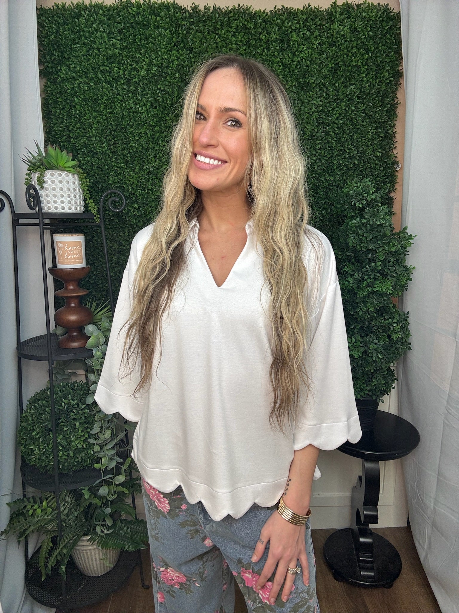 SCALLOP EDGE DETAIL SOLID TOP - OFF WHITE