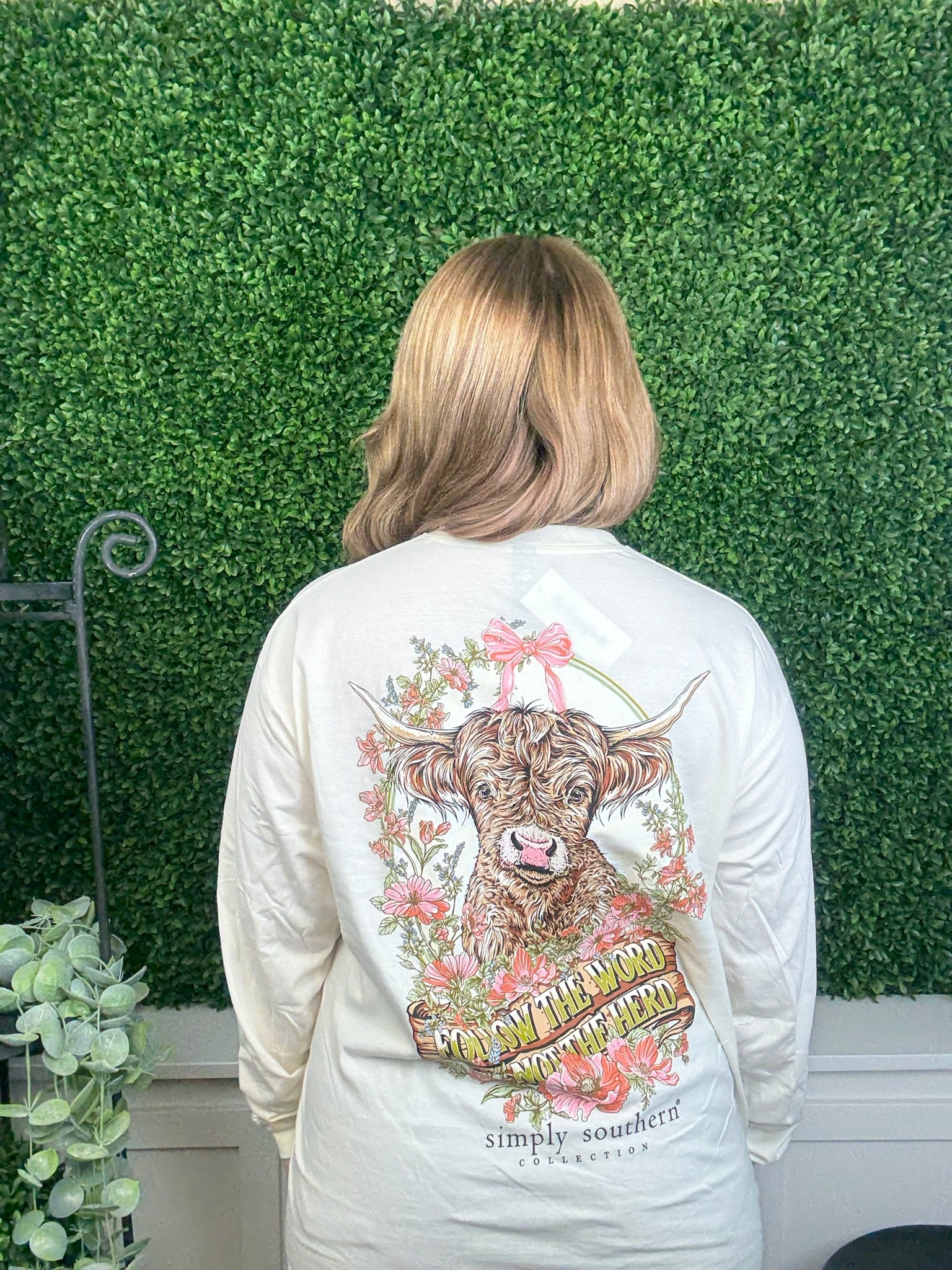 FOLLOW THE WORD NOT THE HERD LS - LINEN