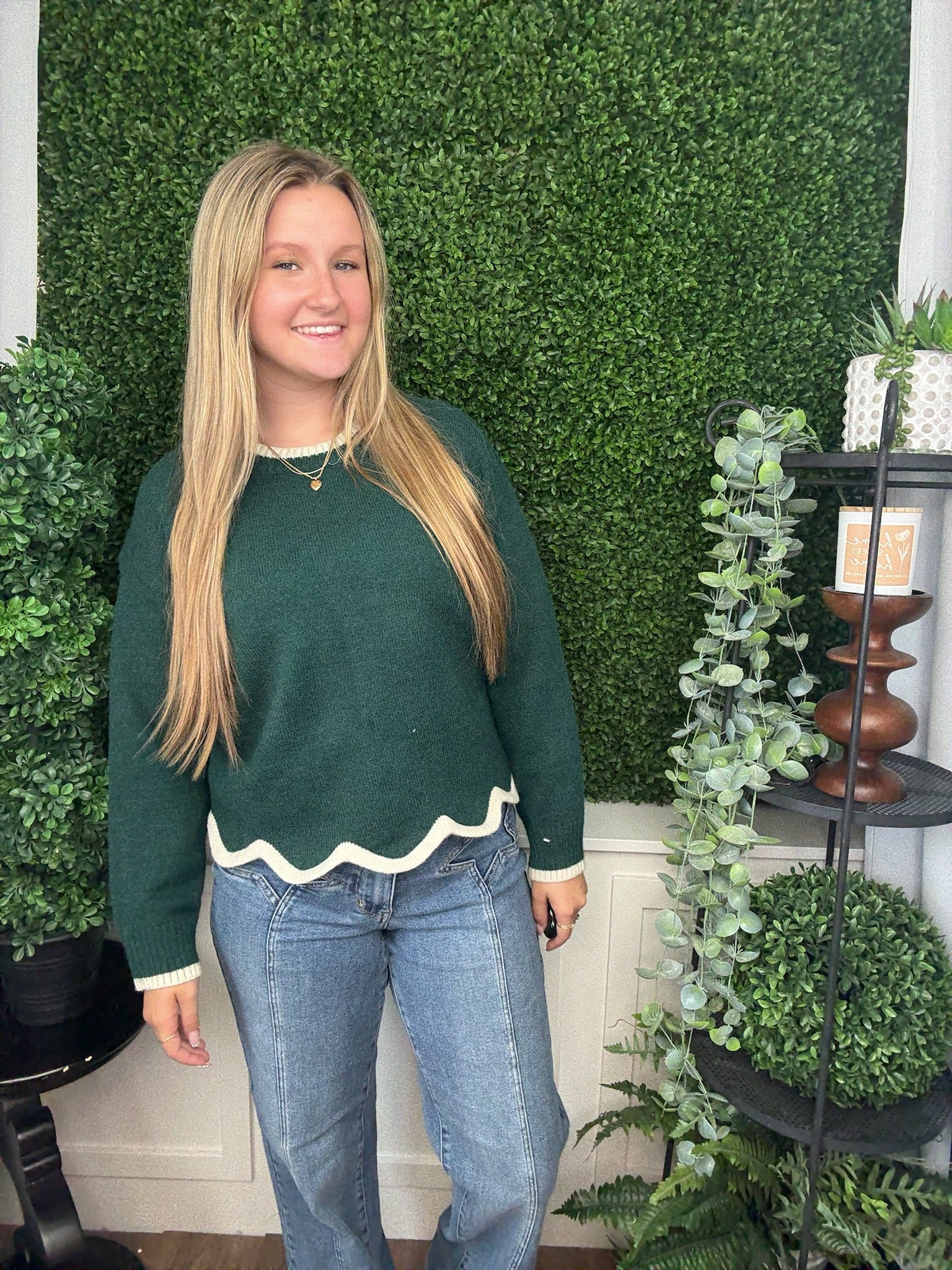 SOLID LS KNIT SWEATER W/CONTRAST SCALLOP HEM - H. GREEN