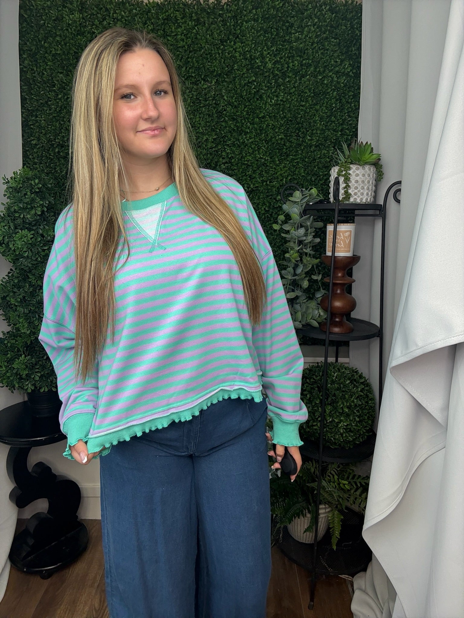 STRIPED LETTUCE MARROW DETAIL CROP SWEATSHIRT - JADE/PURPLE