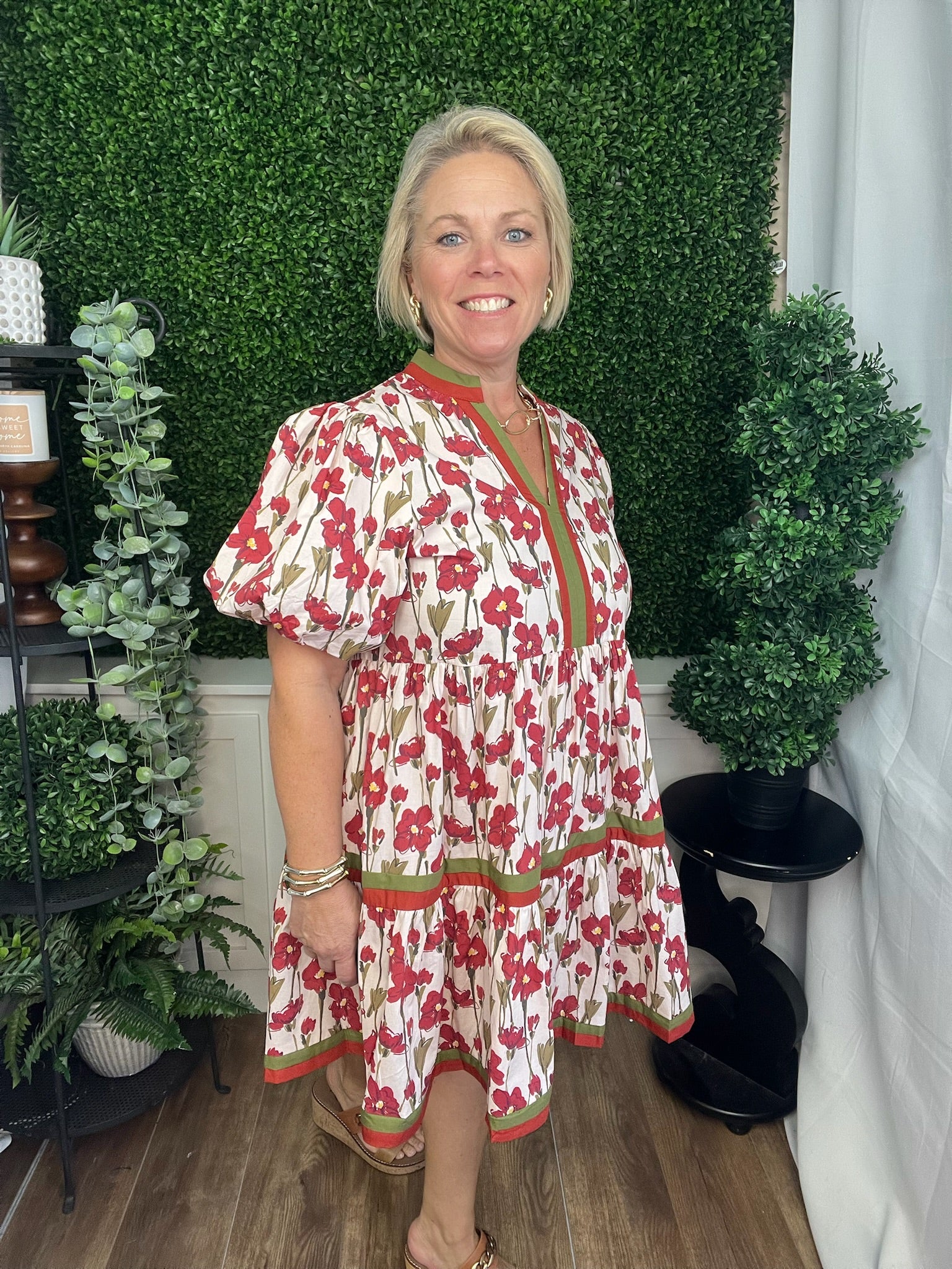 FLORAL PRINT SHORT BUBBLE SLEEVE PULLOVER TIERED MINI DRESS - RUST