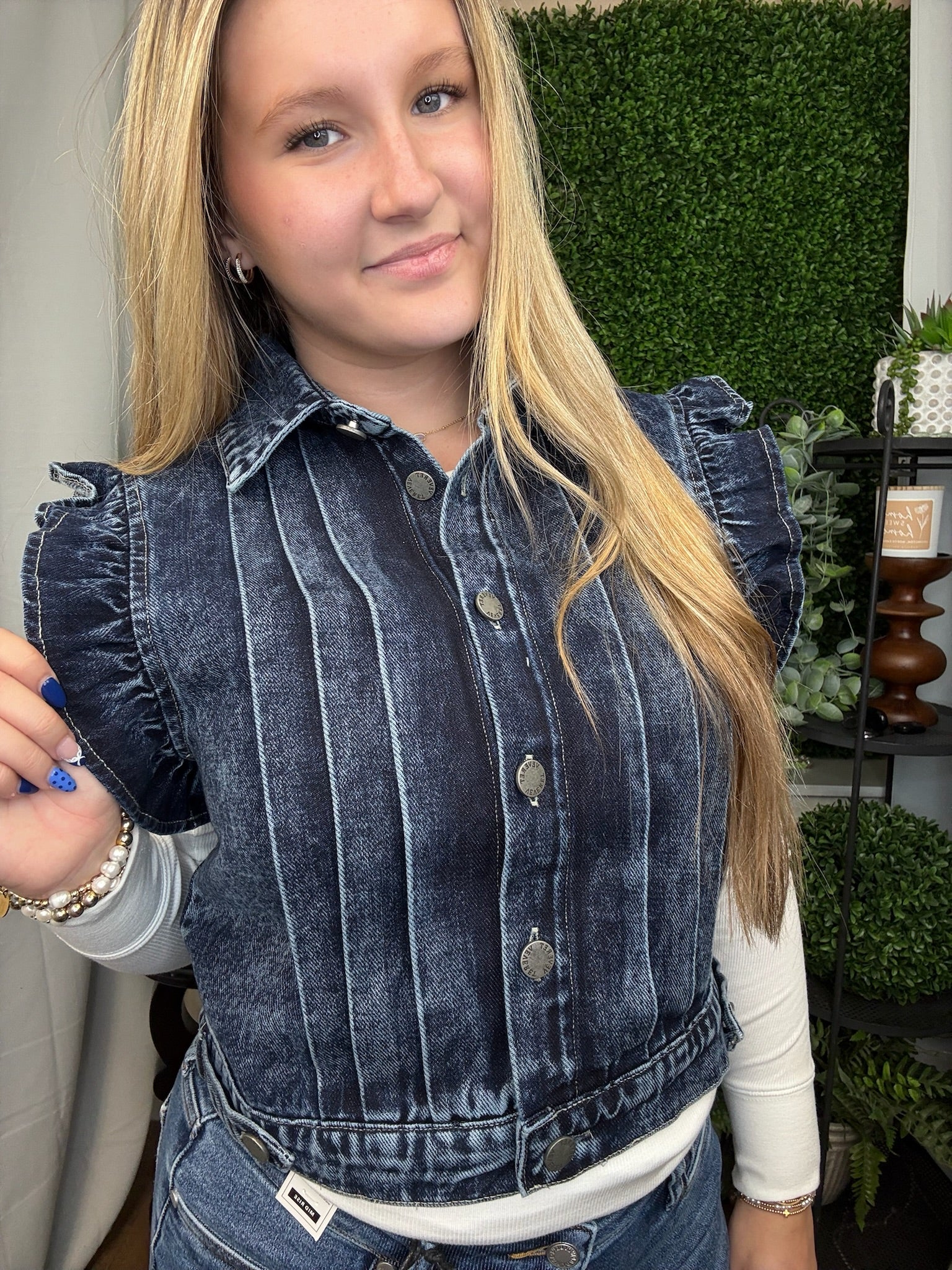 DENIM VEST W/FRONT PLEAT AND RUFFLE DETAILS - MEDIUM WASH