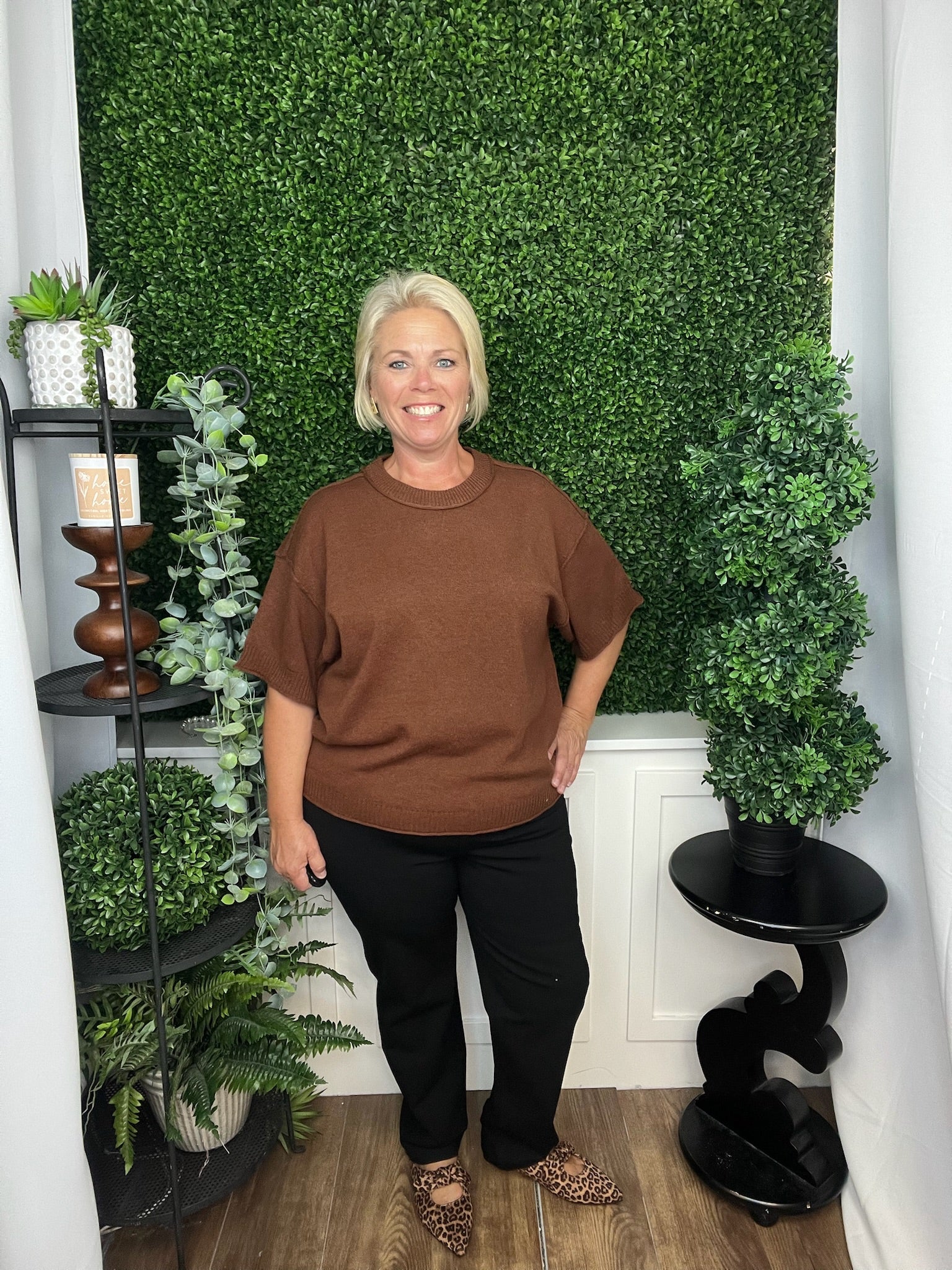 RAW EDGE ACCENT COMFY SWEATER TOP - BROWN