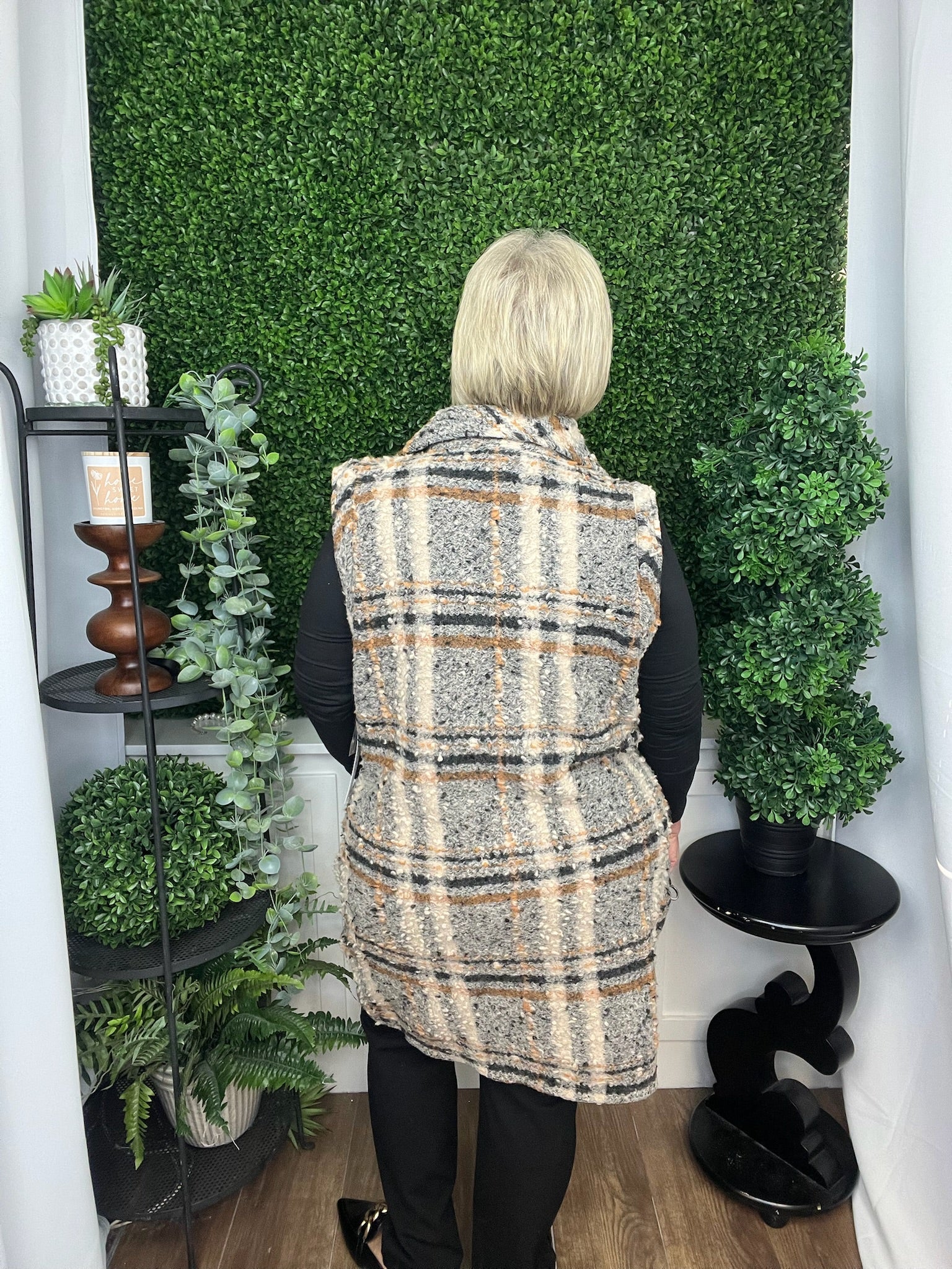 WIDE NOTCH COLLAR BUTTON FRONT VEST - SANDSTONE