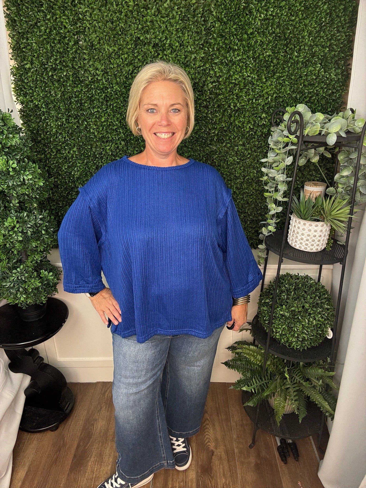 3/4 FOLDED SLEEVE KNIT TOP - OFF WHITE/ R. BLUE