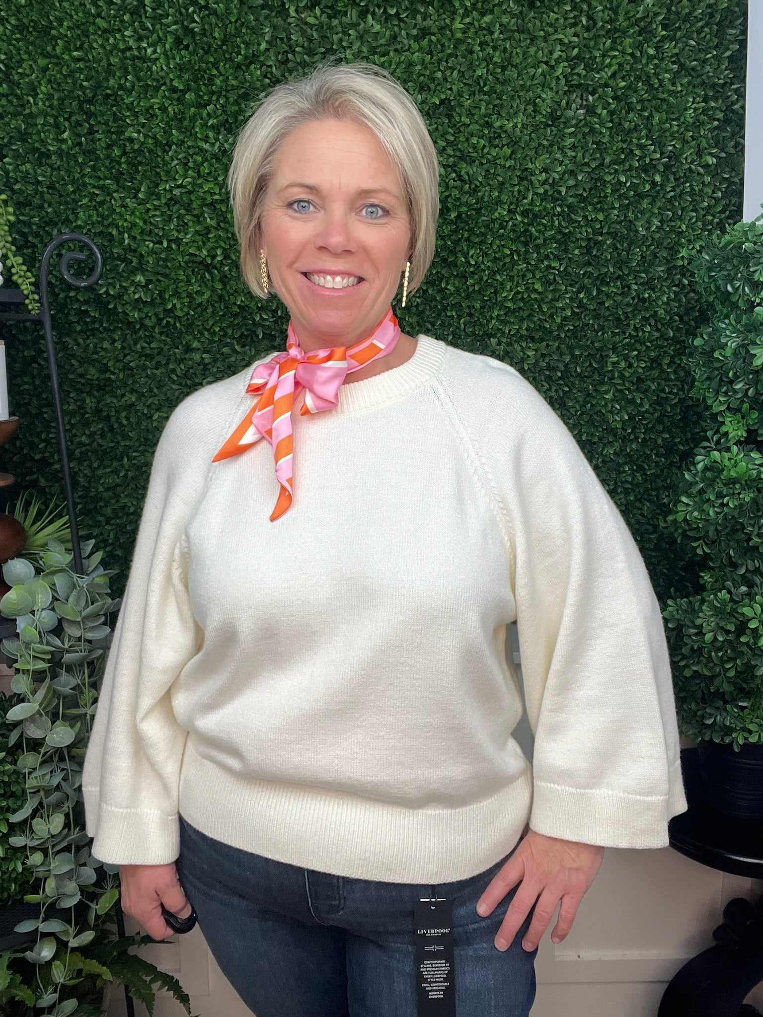 CREAM 3/4 SLEEVE CREW NECK TOP