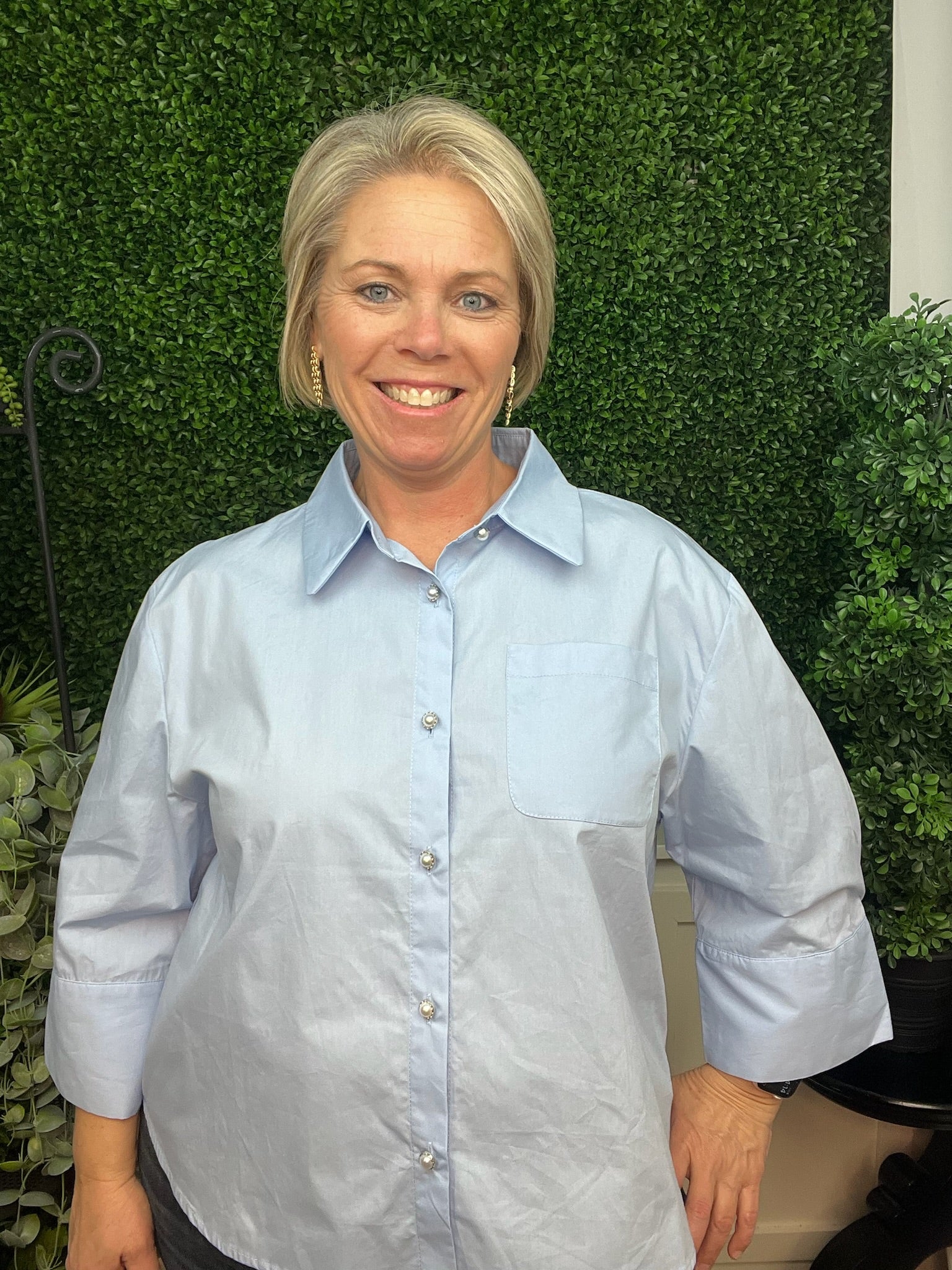 PLEAT DETAIL BUTTON DOWN SOLID TOP