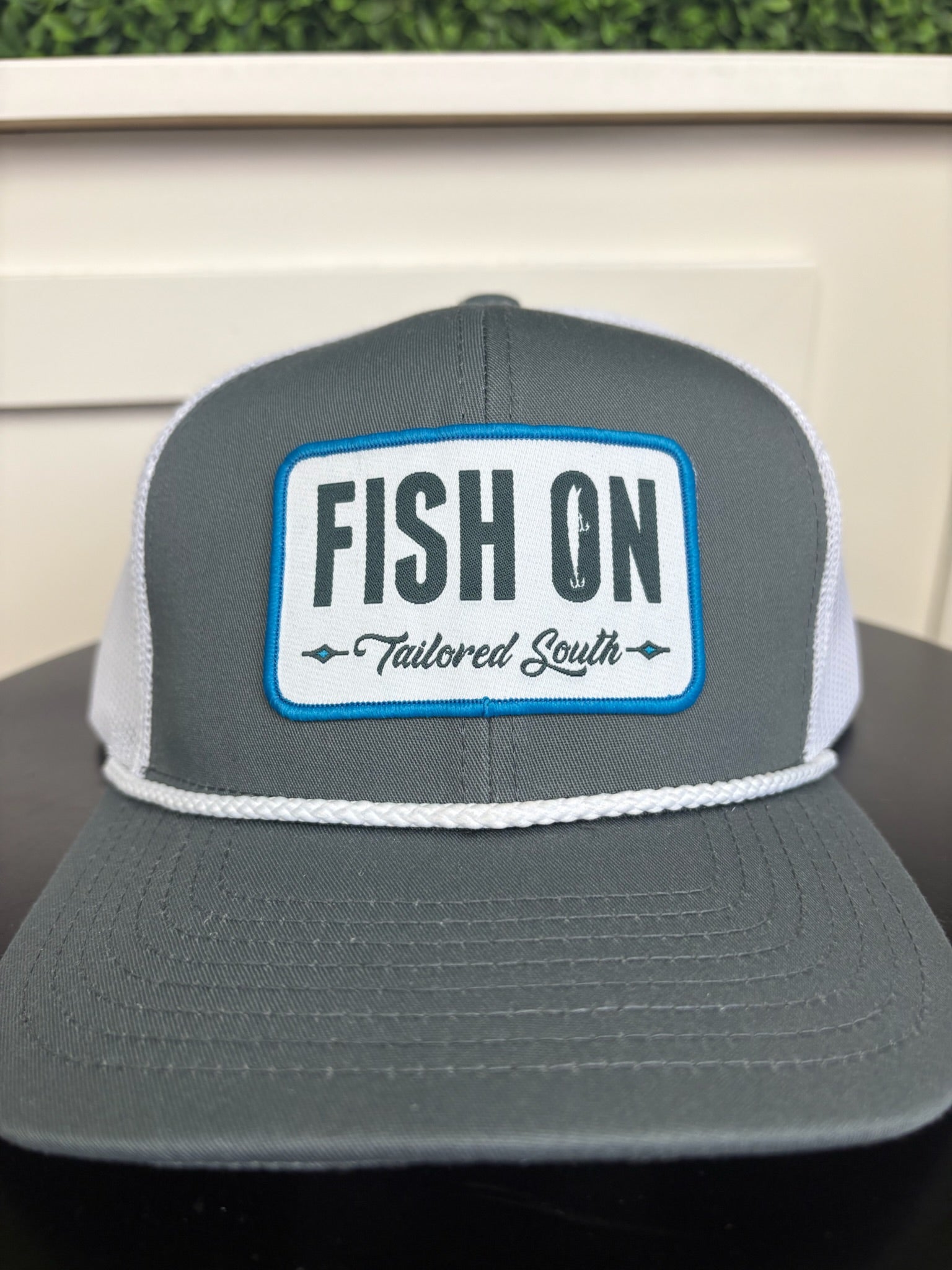 FISH ON HAT - CHARCOAL/WHITE