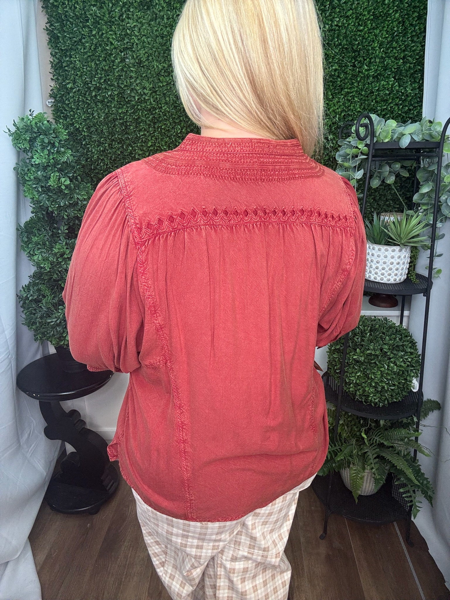 BUTTON FRONT STAND COLLAR TOP WITH EMBROIDERY - RUST