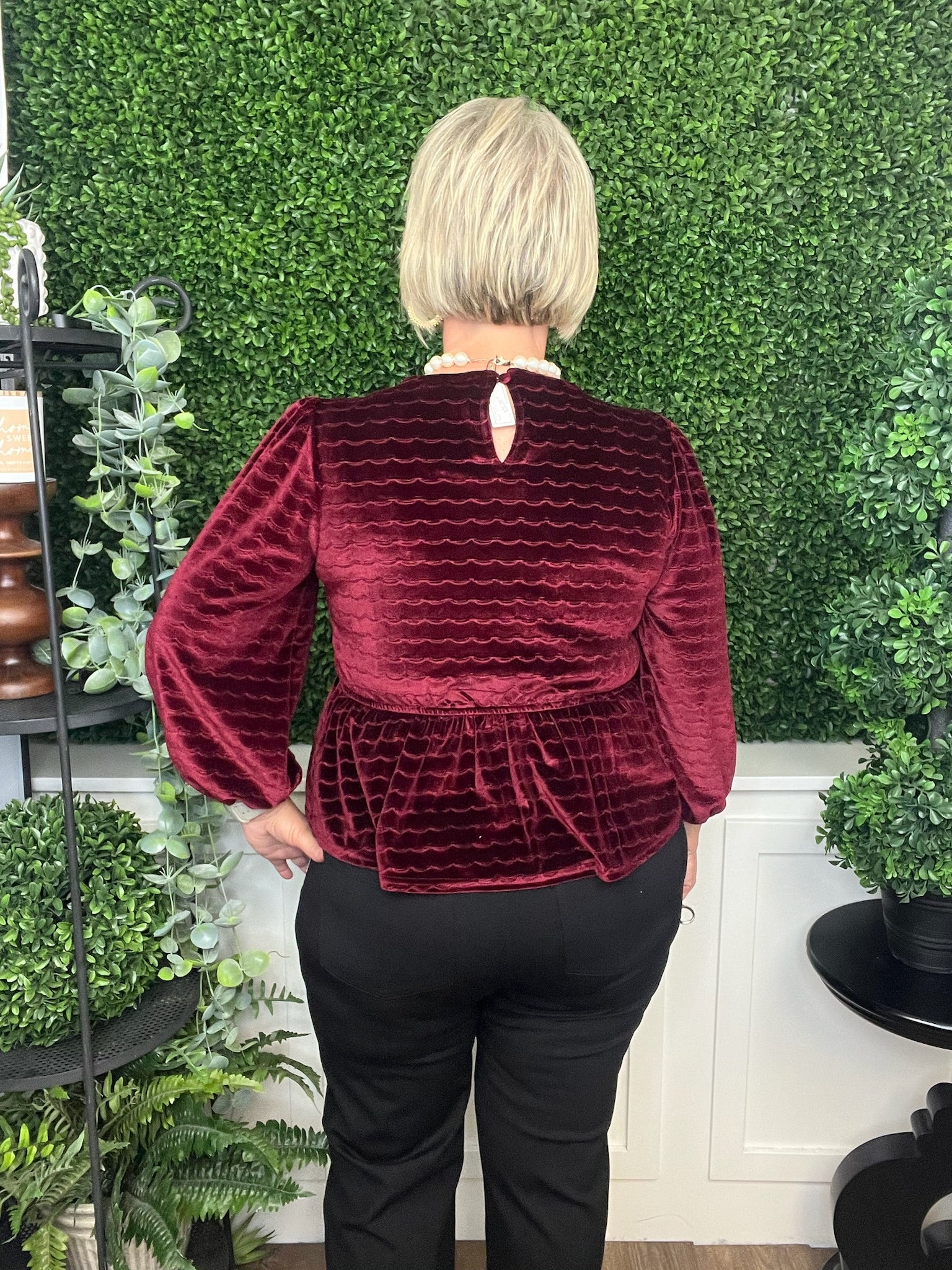 SCALLOP VELVET BOW DETAIL 3/4 SLEEVE KNIT TOP - BURGUNDY