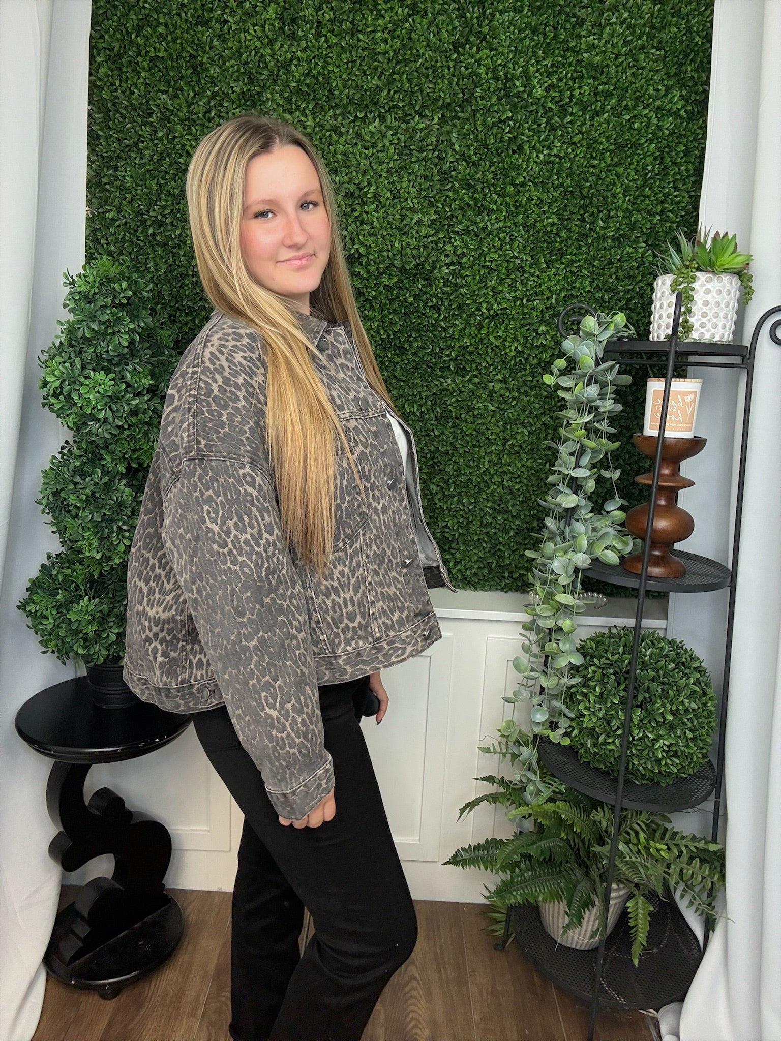 LEOPARD PRINTED DENIM JACKET