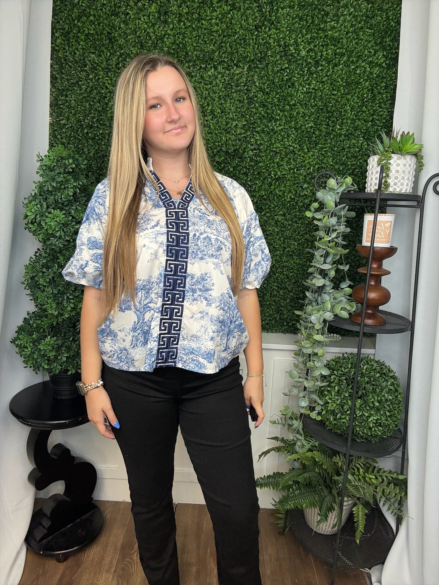 TOILE PRINT SHORT PUFF SLEEVE TOP - NAVY