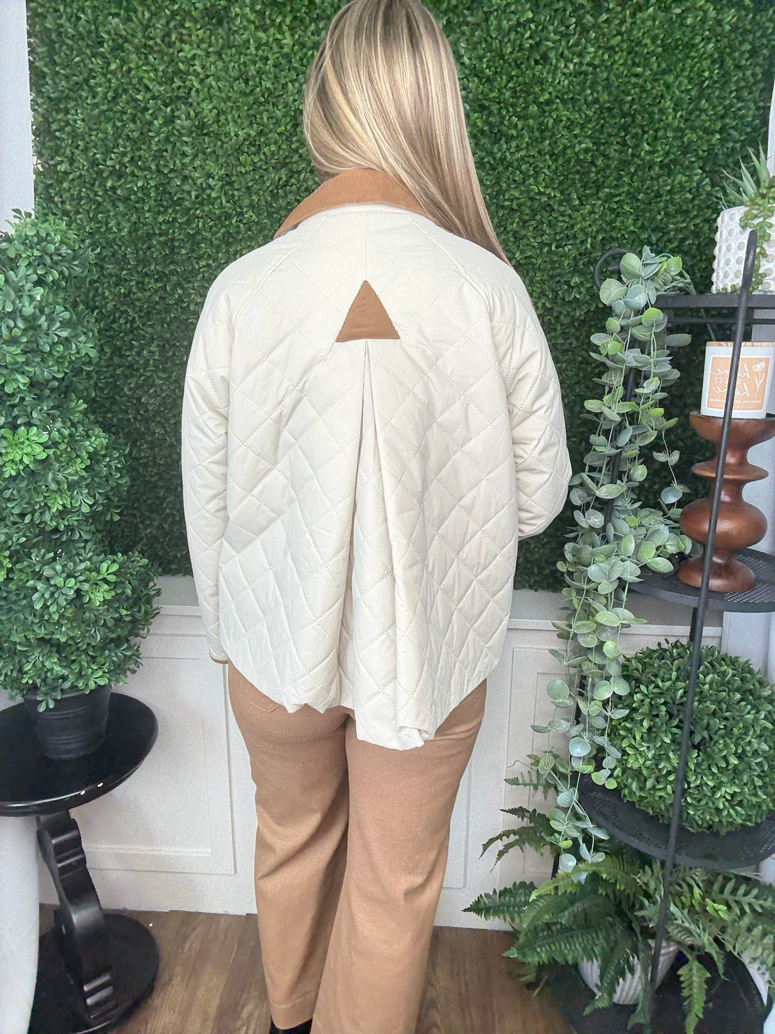 SOLID QUILTED JACKET W/CONTRAST COLLAR