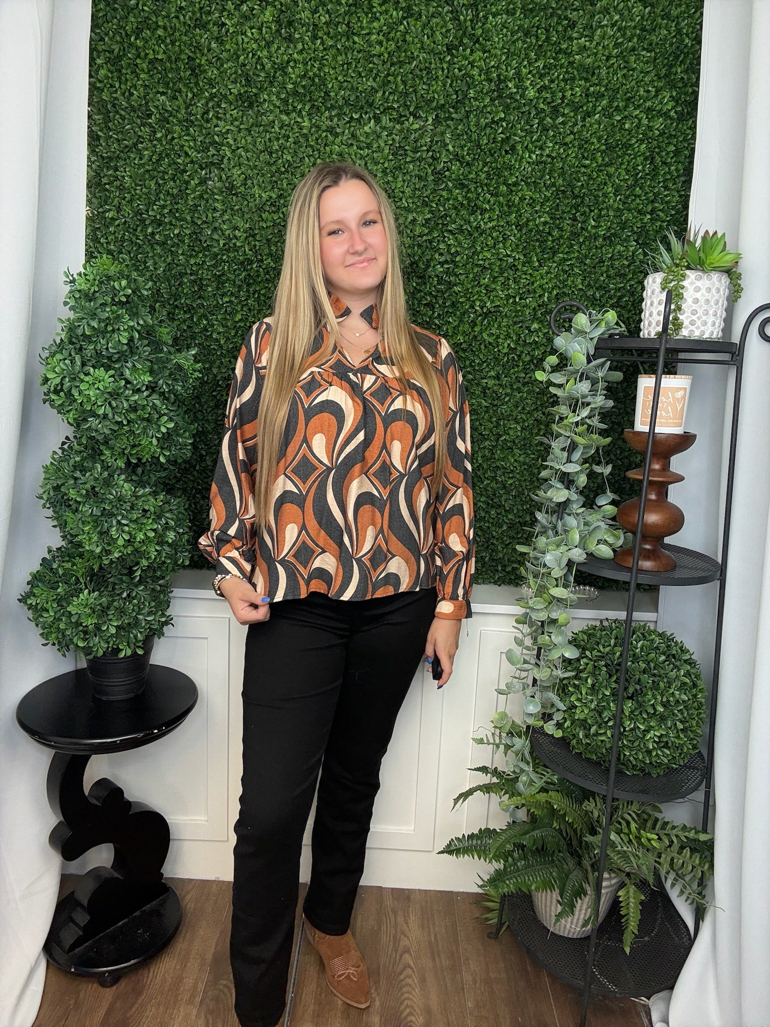 RUFFLED NECKLINE GEOMETRICAL PRINT TOP - BLACK