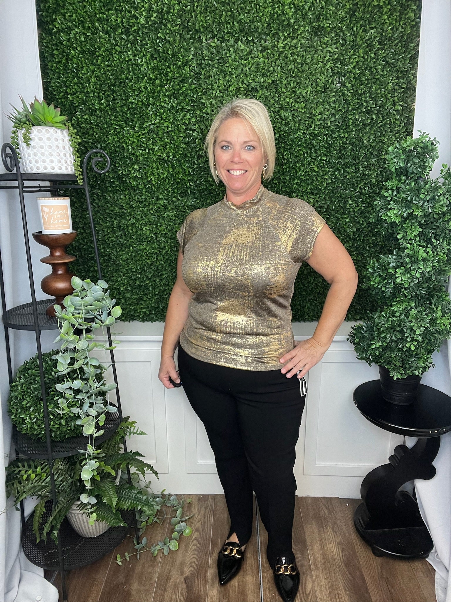 METALLIC MOCK NECK CAP SLV TOP